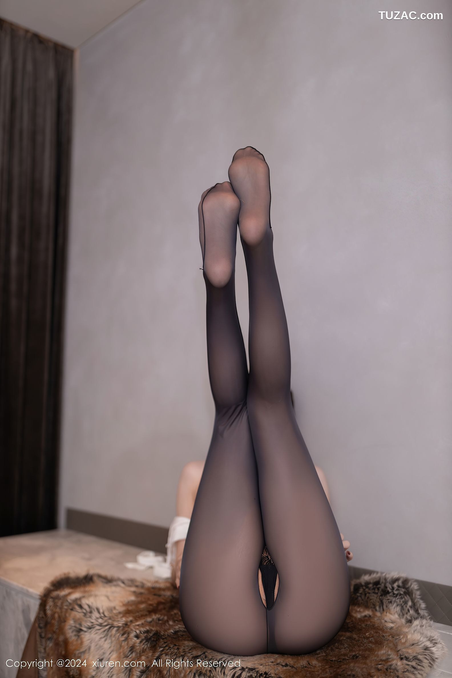 XiuRen秀人网-9350-小逗逗-黑丝连体衣爆乳-2024.10.25