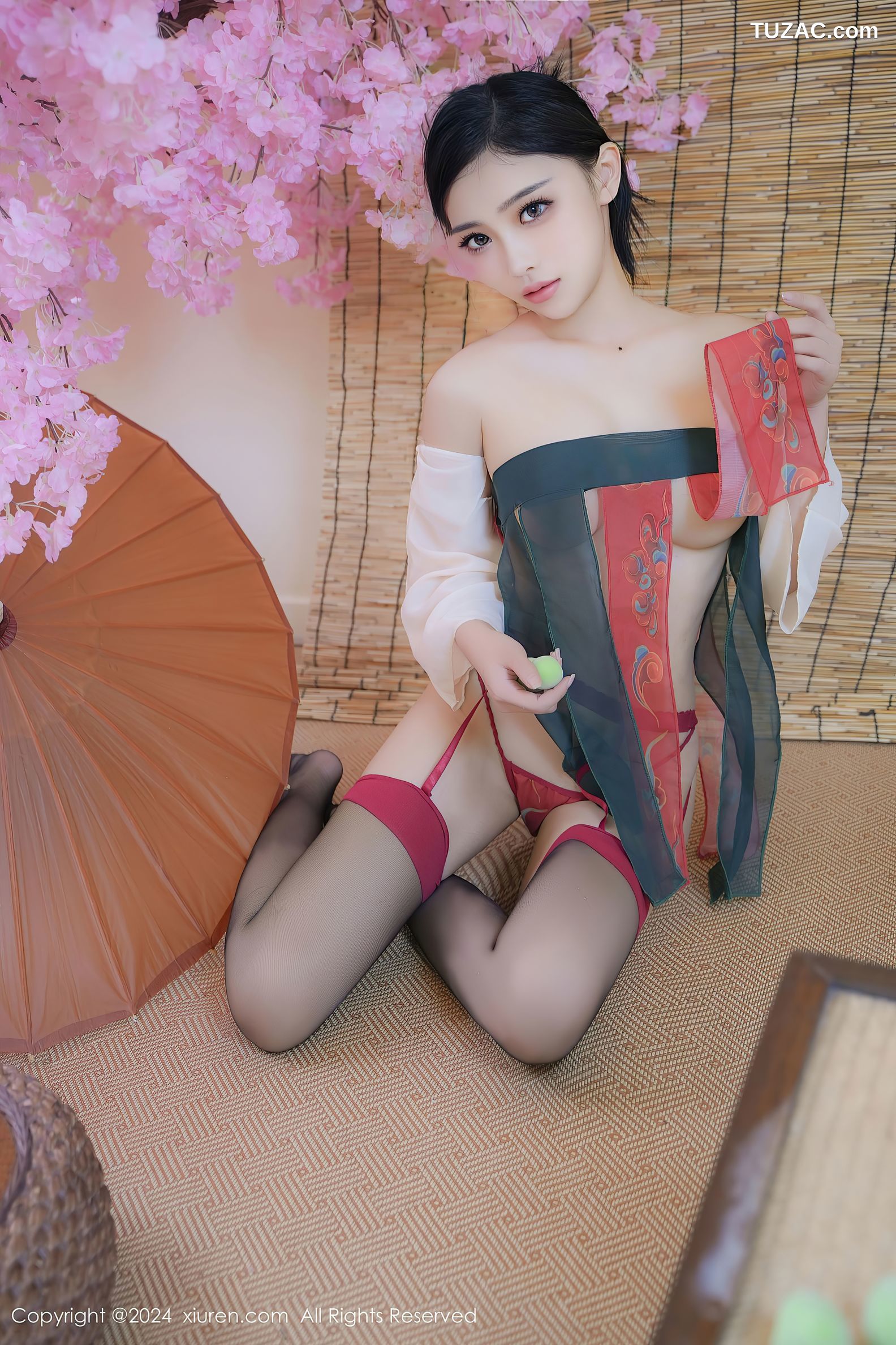 XiuRen秀人网-9351-妙可可Cheese-古风红肚兜黑丝爆乳-2024.10.28