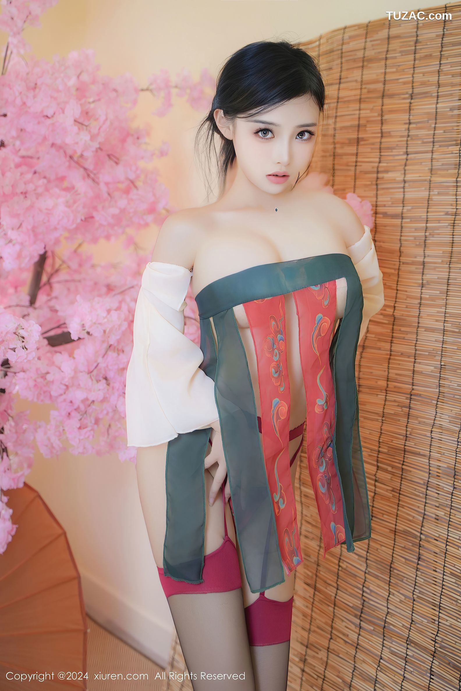 XiuRen秀人网-9351-妙可可Cheese-古风红肚兜黑丝爆乳-2024.10.28