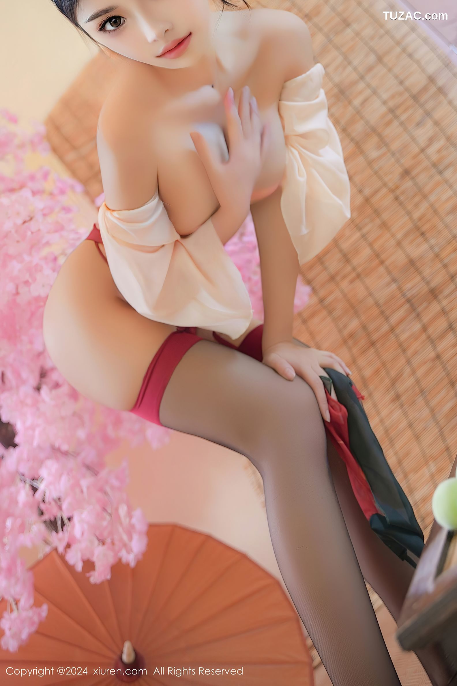 XiuRen秀人网-9351-妙可可Cheese-古风红肚兜黑丝爆乳-2024.10.28