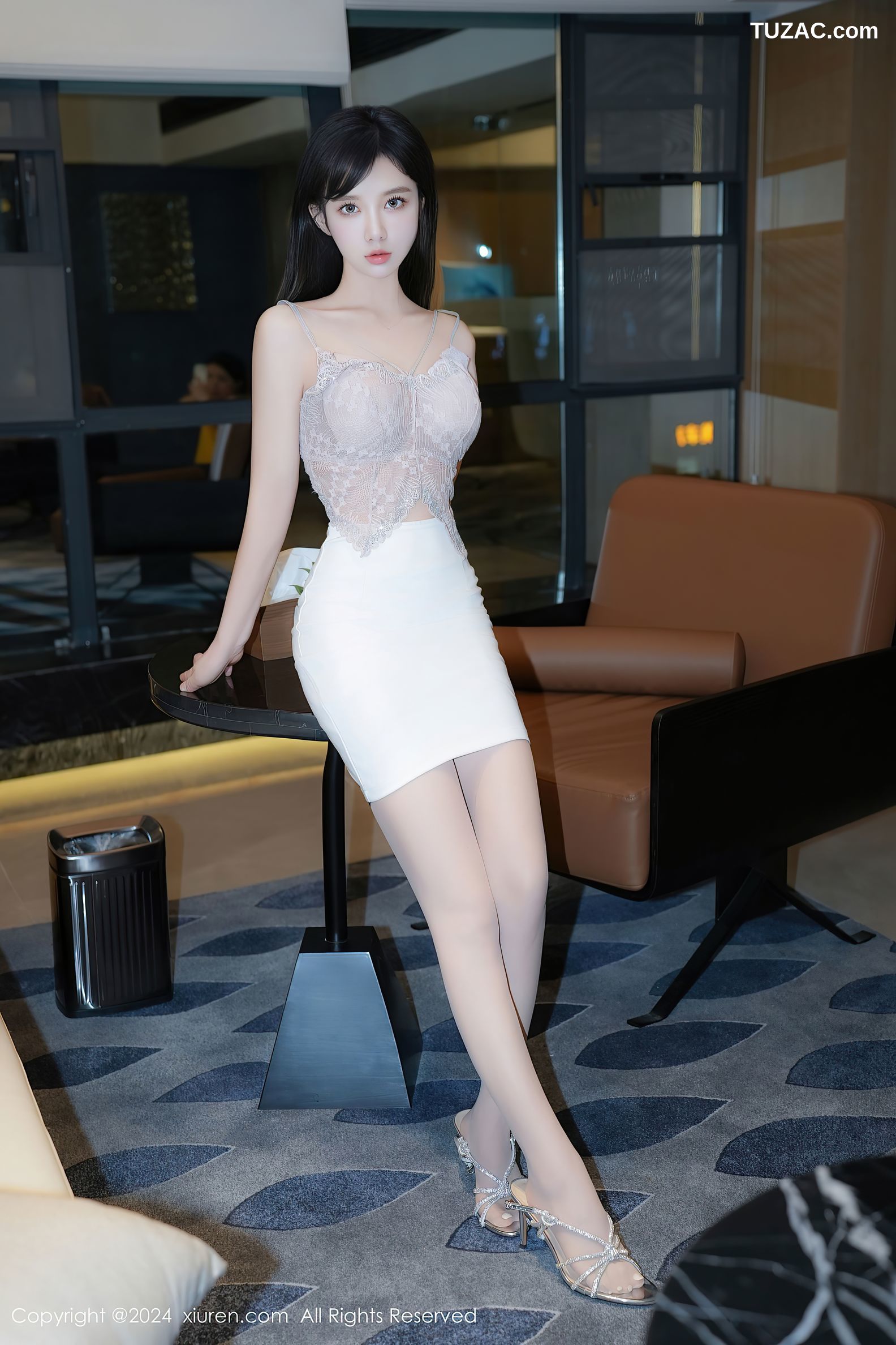 XiuRen秀人网-9359-于诺诺ise-灰蕾丝吊带白短裙美腿蕾丝-2024.10.29