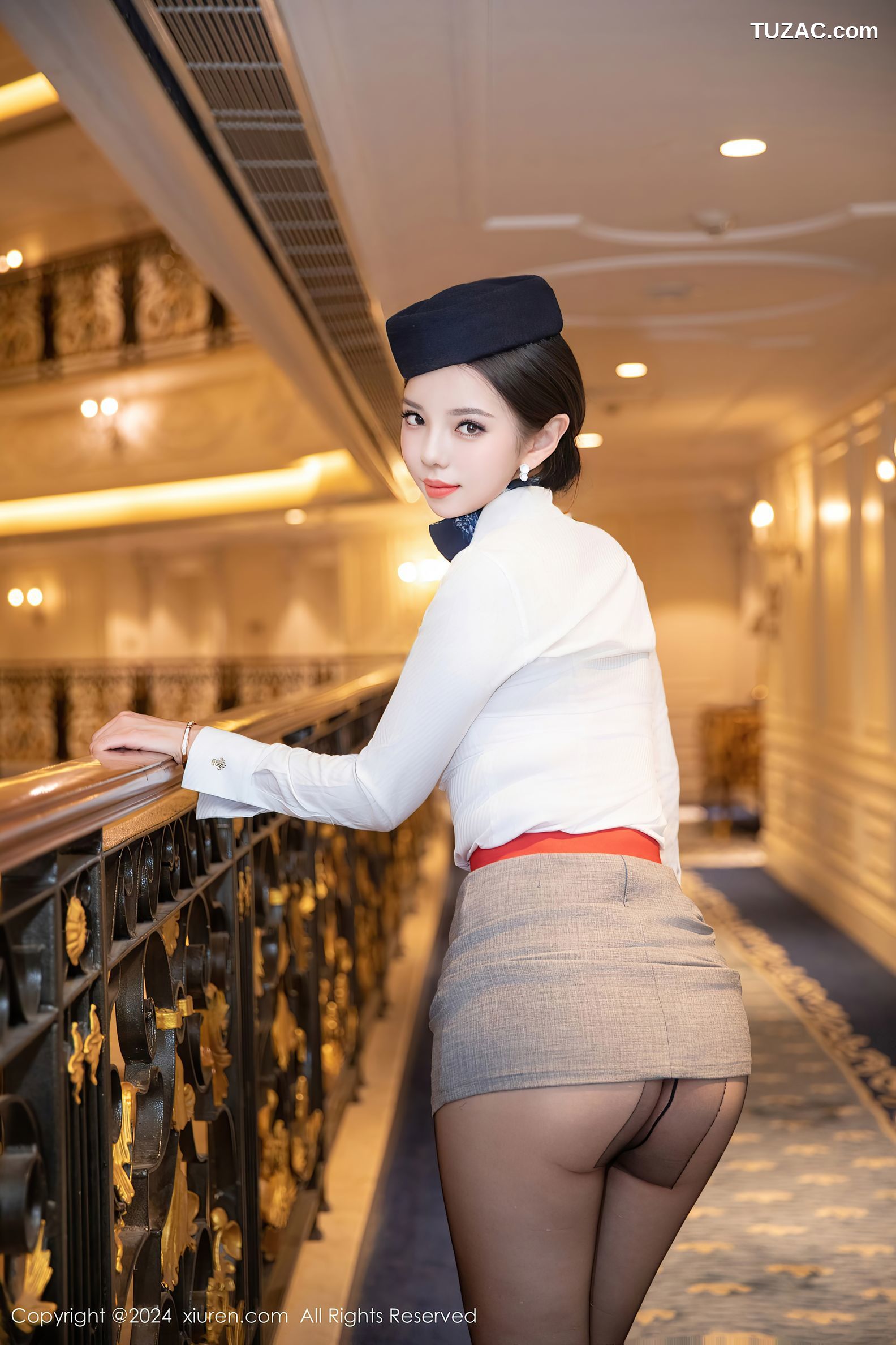 XiuRen秀人网-9365-大美妞儿-空姐制服黑丝美腿爆乳-2024.10.30