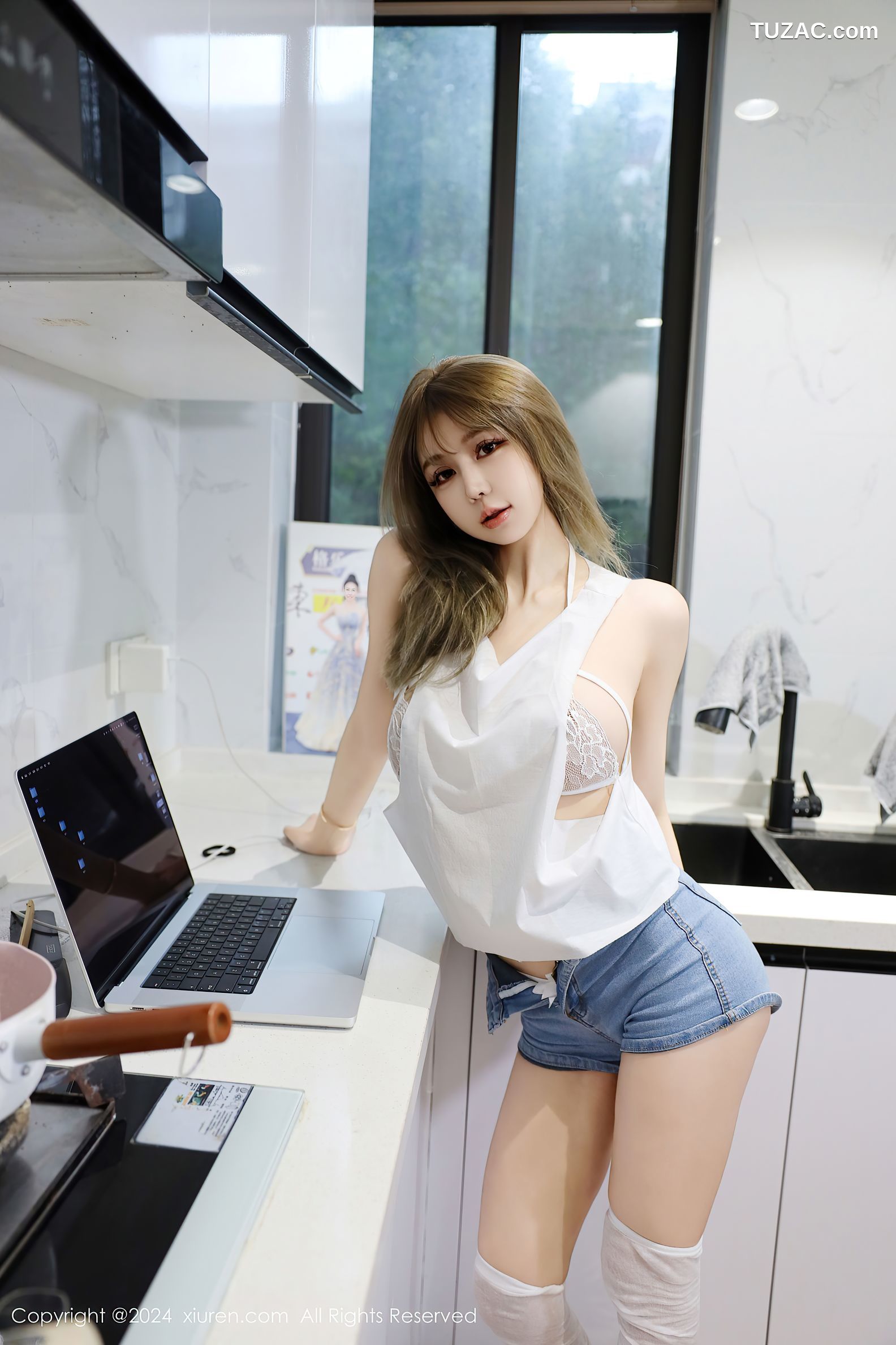 XiuRen秀人网-9374-Zoe柚柚-香肩美乳牛仔短裤甜心-2024.10.31