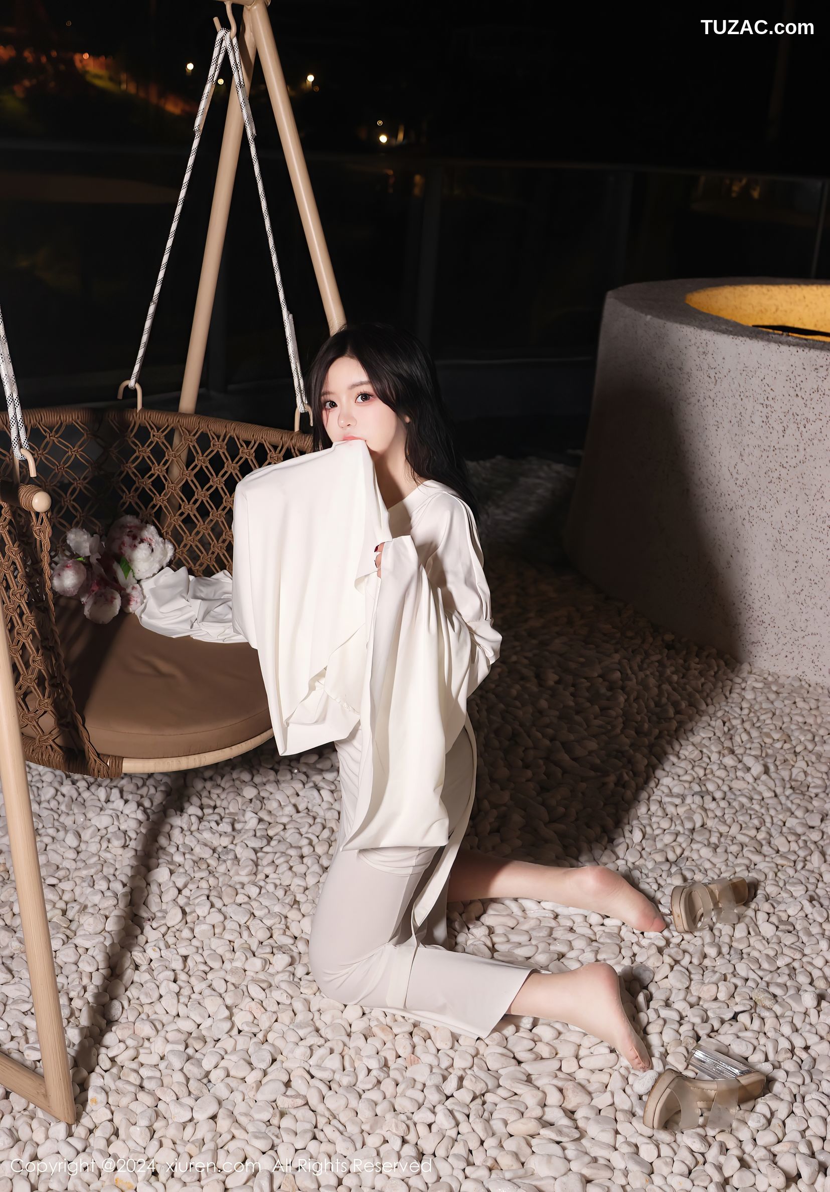 XiuRen秀人网-9376-小薯条nienie-万圣节俏皮cos爆乳-2024.10.31