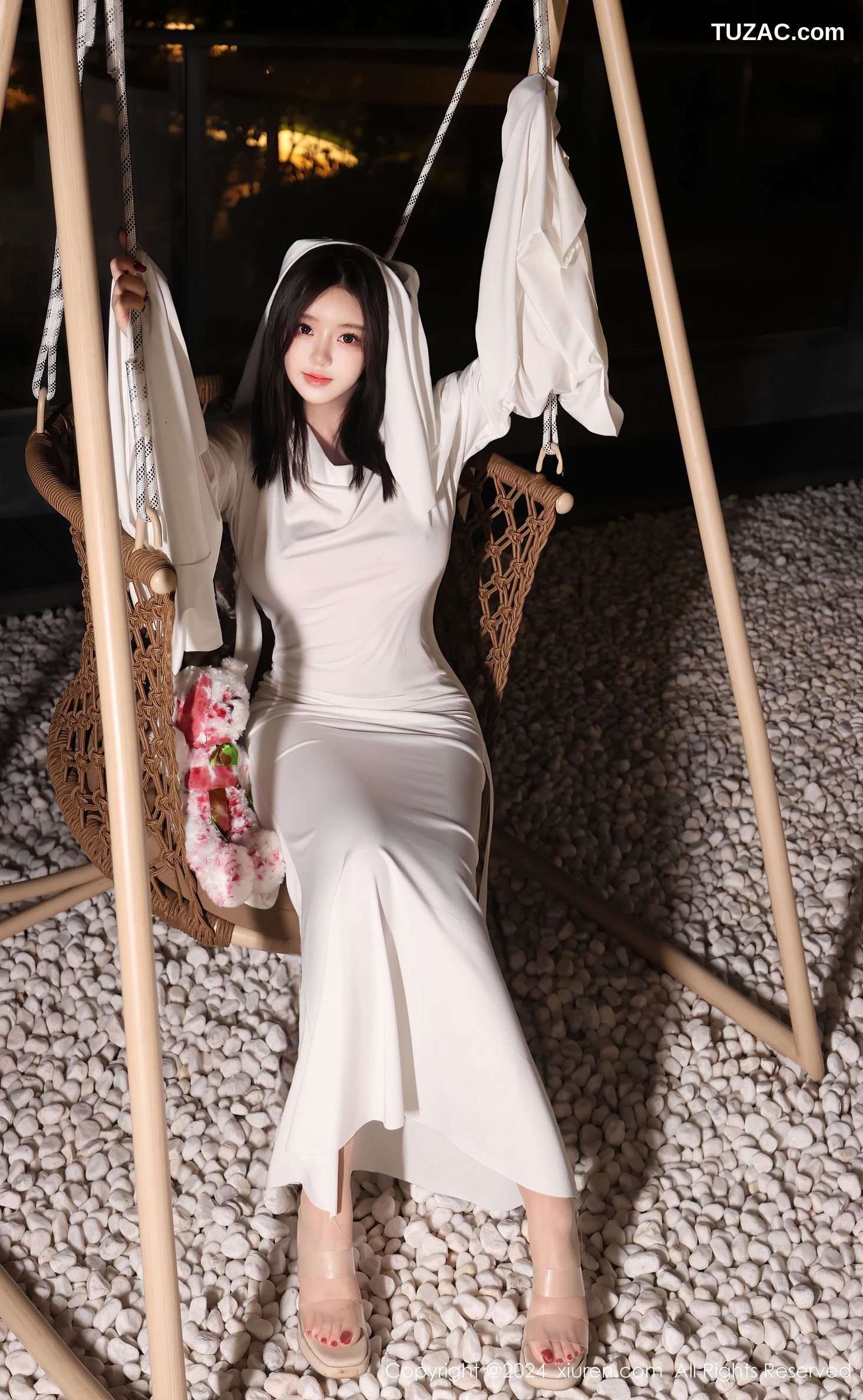 XiuRen秀人网-9376-小薯条nienie-万圣节俏皮cos爆乳-2024.10.31