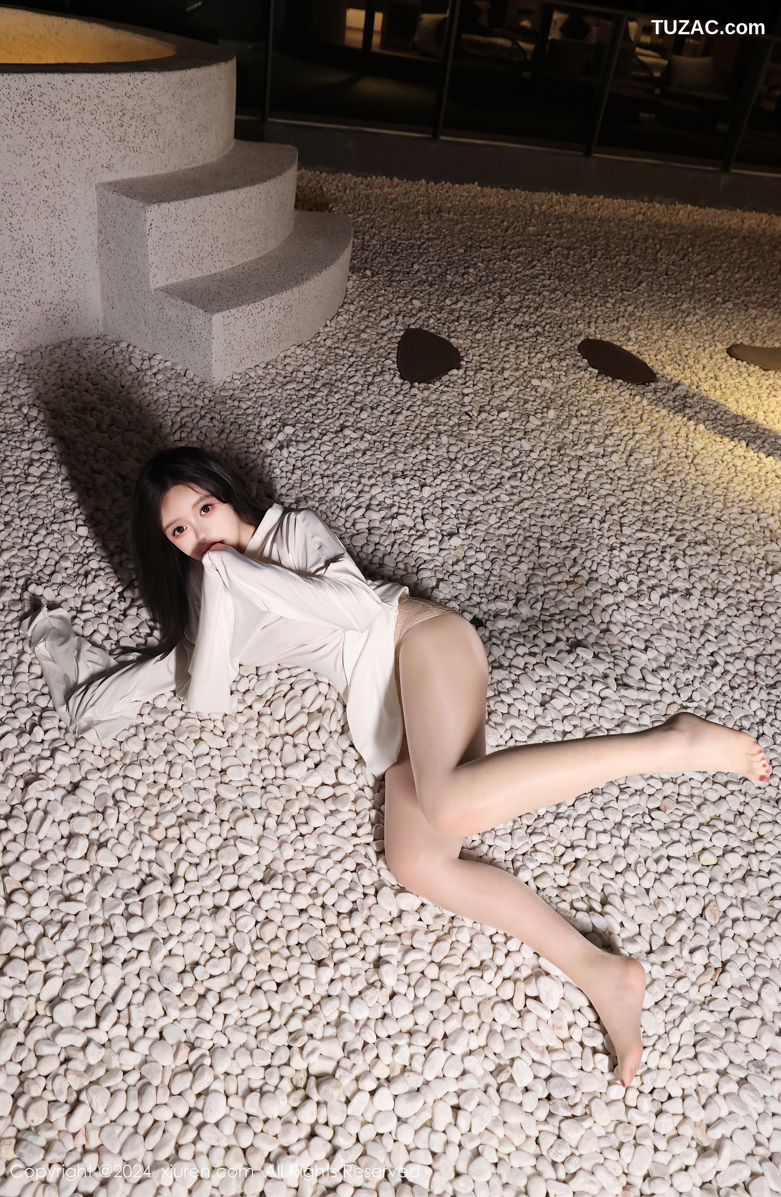 XiuRen秀人网-9376-小薯条nienie-万圣节俏皮cos爆乳-2024.10.31