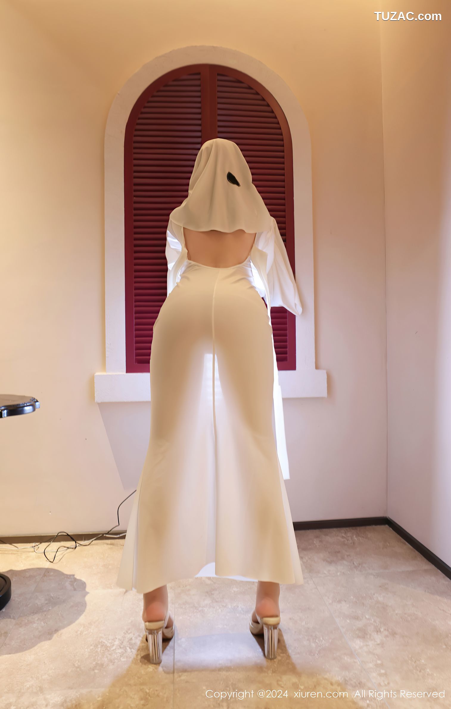 XiuRen秀人网-9376-小薯条nienie-万圣节俏皮cos爆乳-2024.10.31