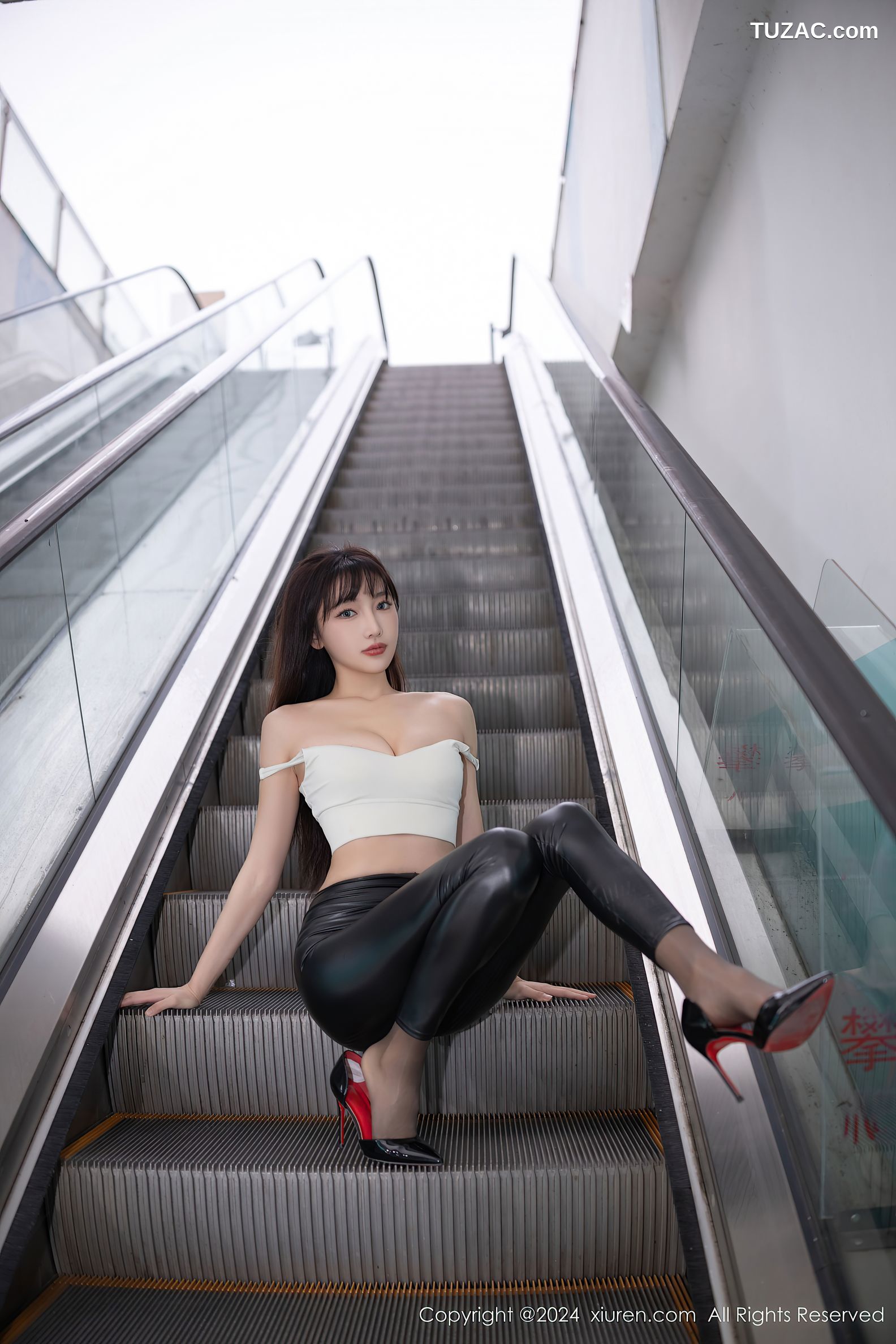 XiuRen秀人网-9377-陆萱萱-皮裤捆绑诱惑写真-2024.10.31