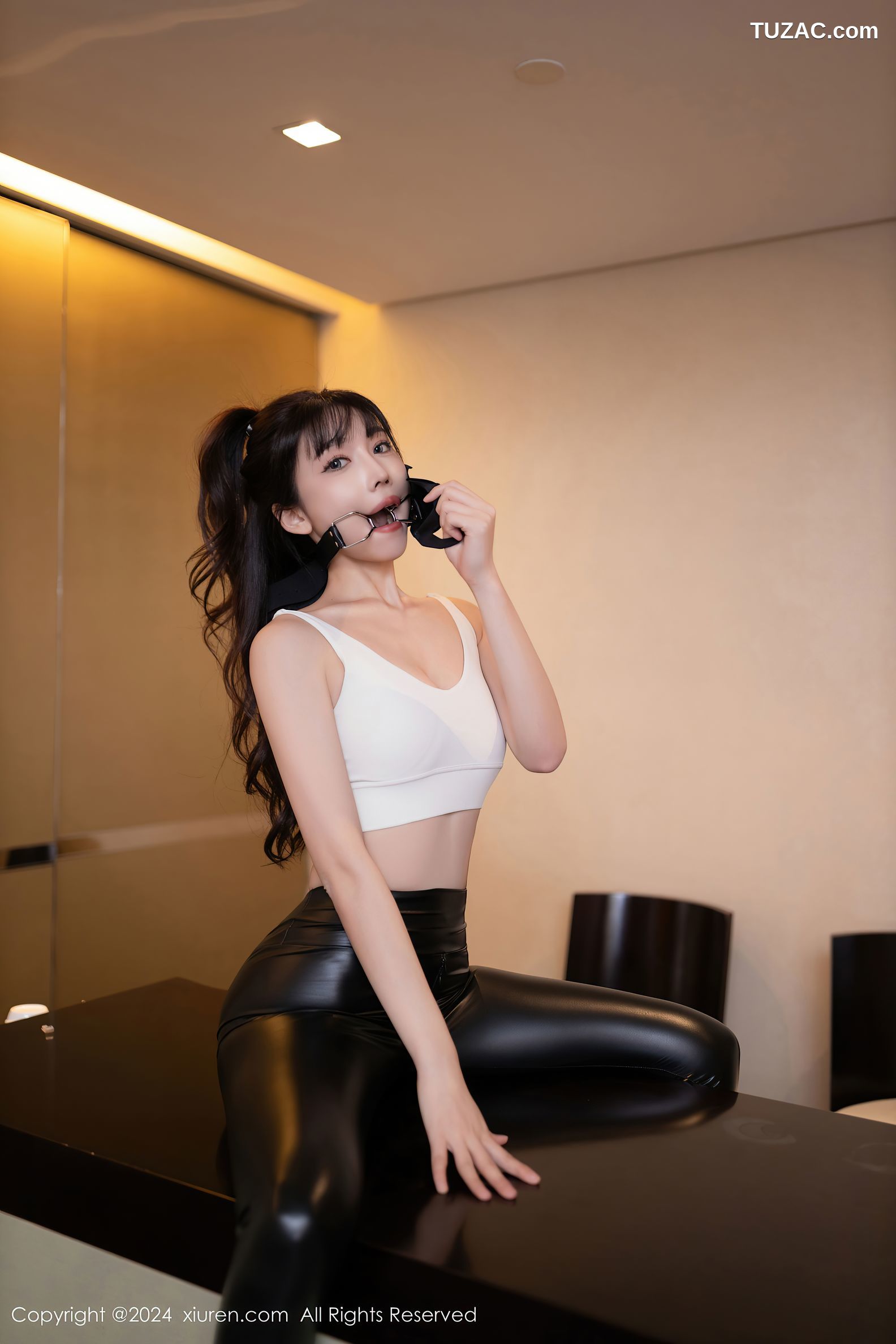 XiuRen秀人网-9377-陆萱萱-皮裤捆绑诱惑写真-2024.10.31