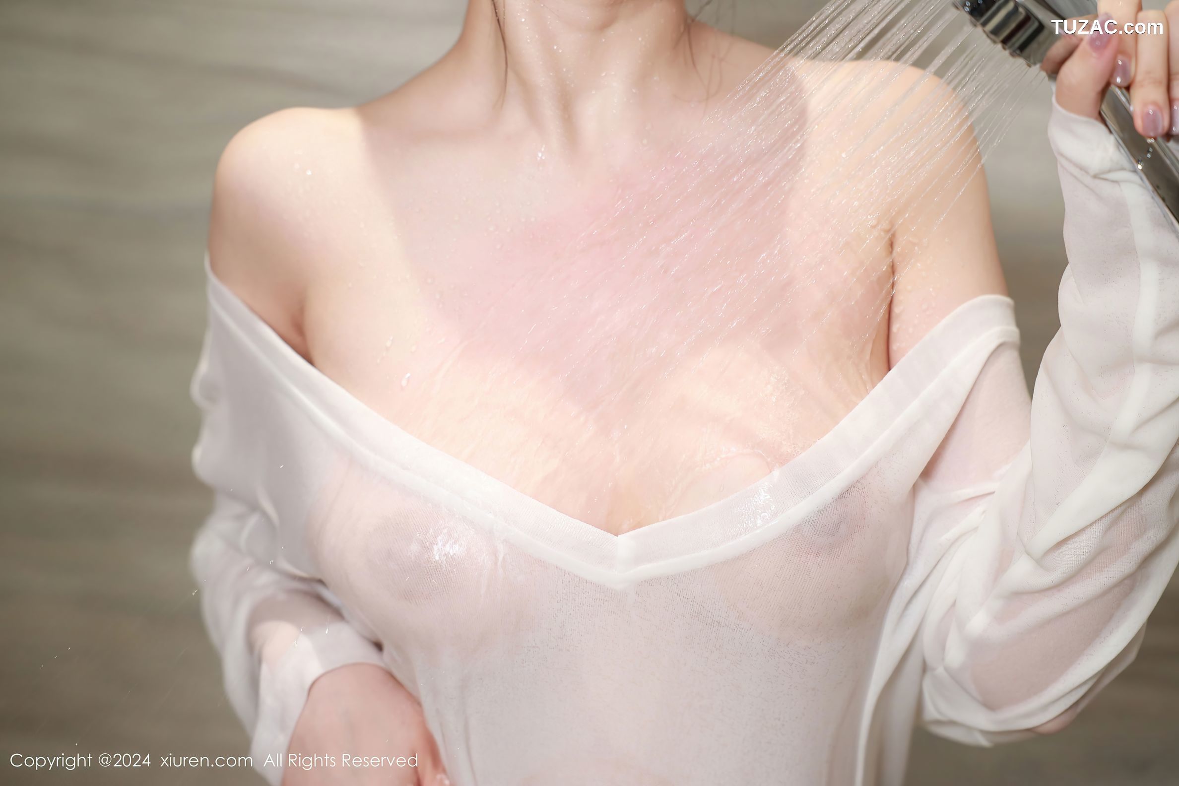 XiuRen秀人网-9385-唐翩翩-白T黑丝气质美女湿身爆乳-2024.11.01