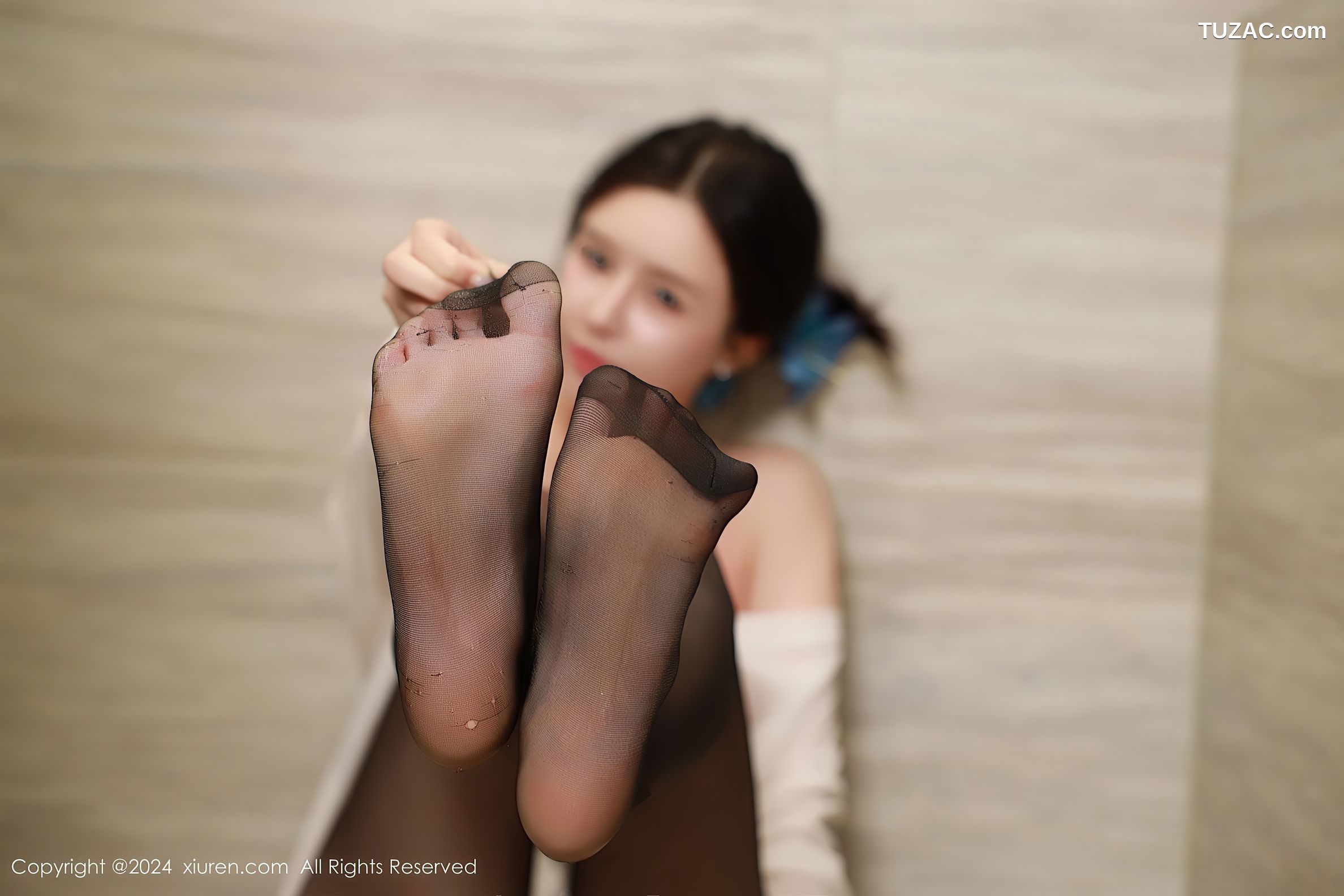 XiuRen秀人网-9385-唐翩翩-白T黑丝气质美女湿身爆乳-2024.11.01