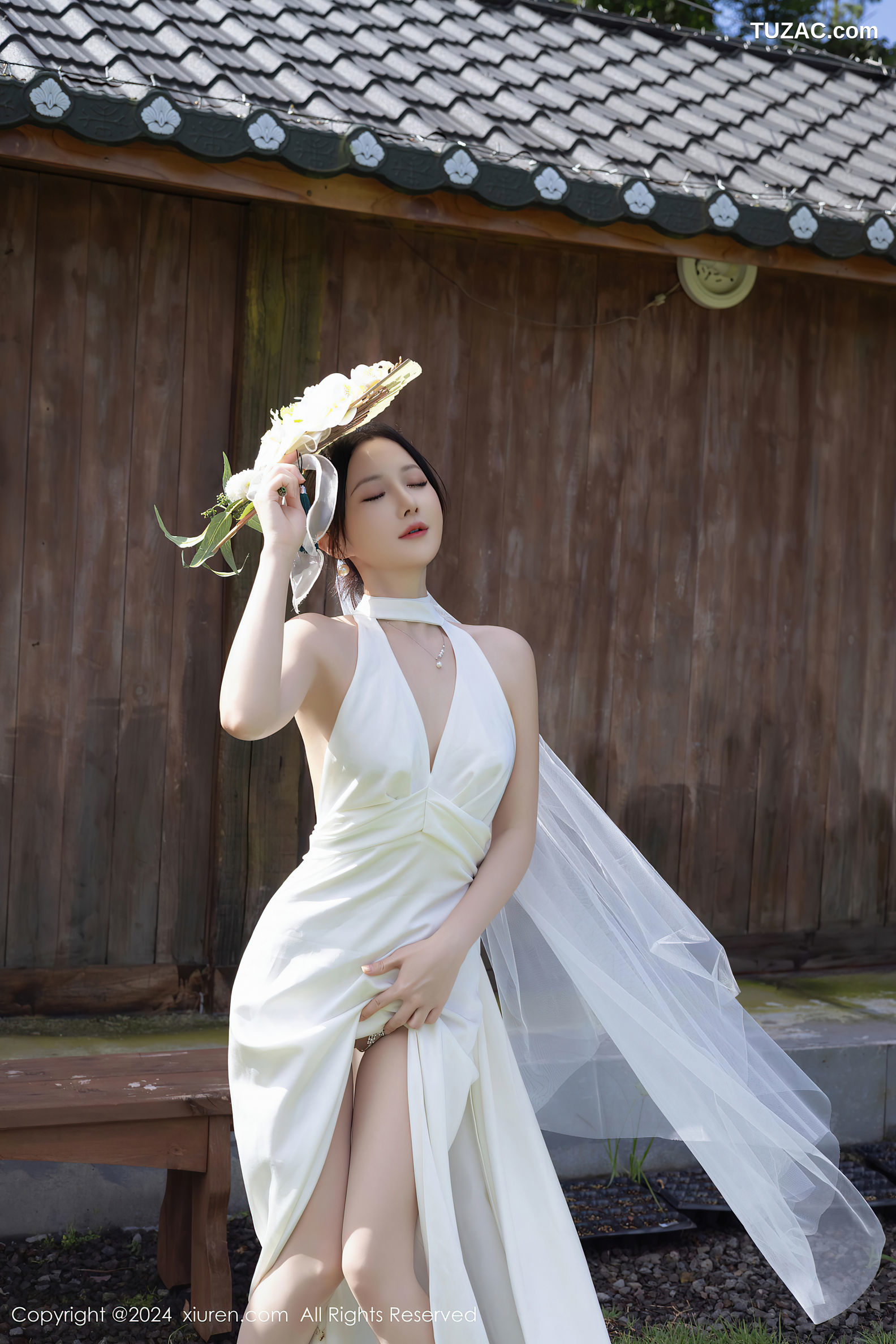XiuRen秀人网-9387-鱼子酱Fish-户外妩媚新娘白纱爆乳-2024.11.01