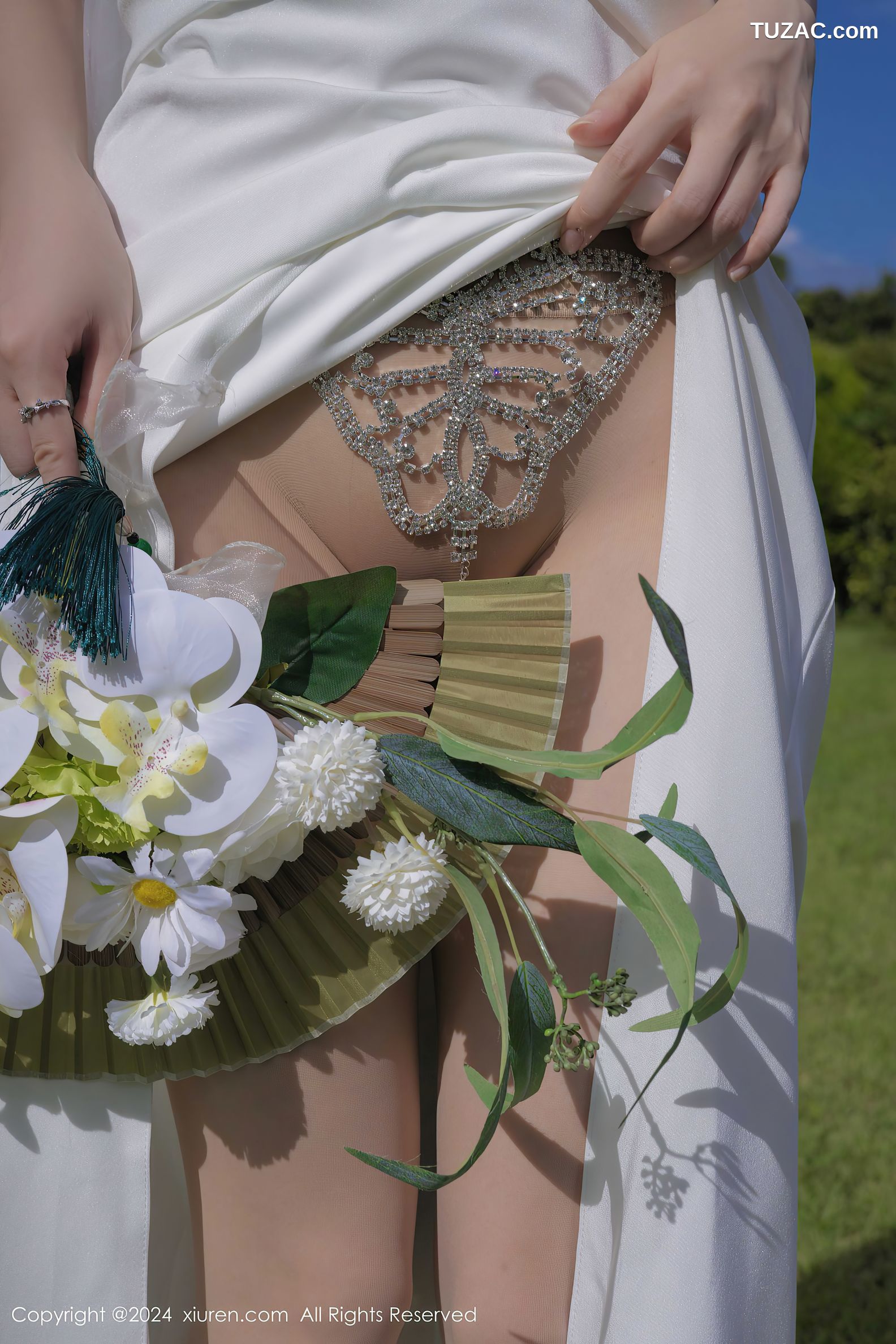 XiuRen秀人网-9387-鱼子酱Fish-户外妩媚新娘白纱爆乳-2024.11.01