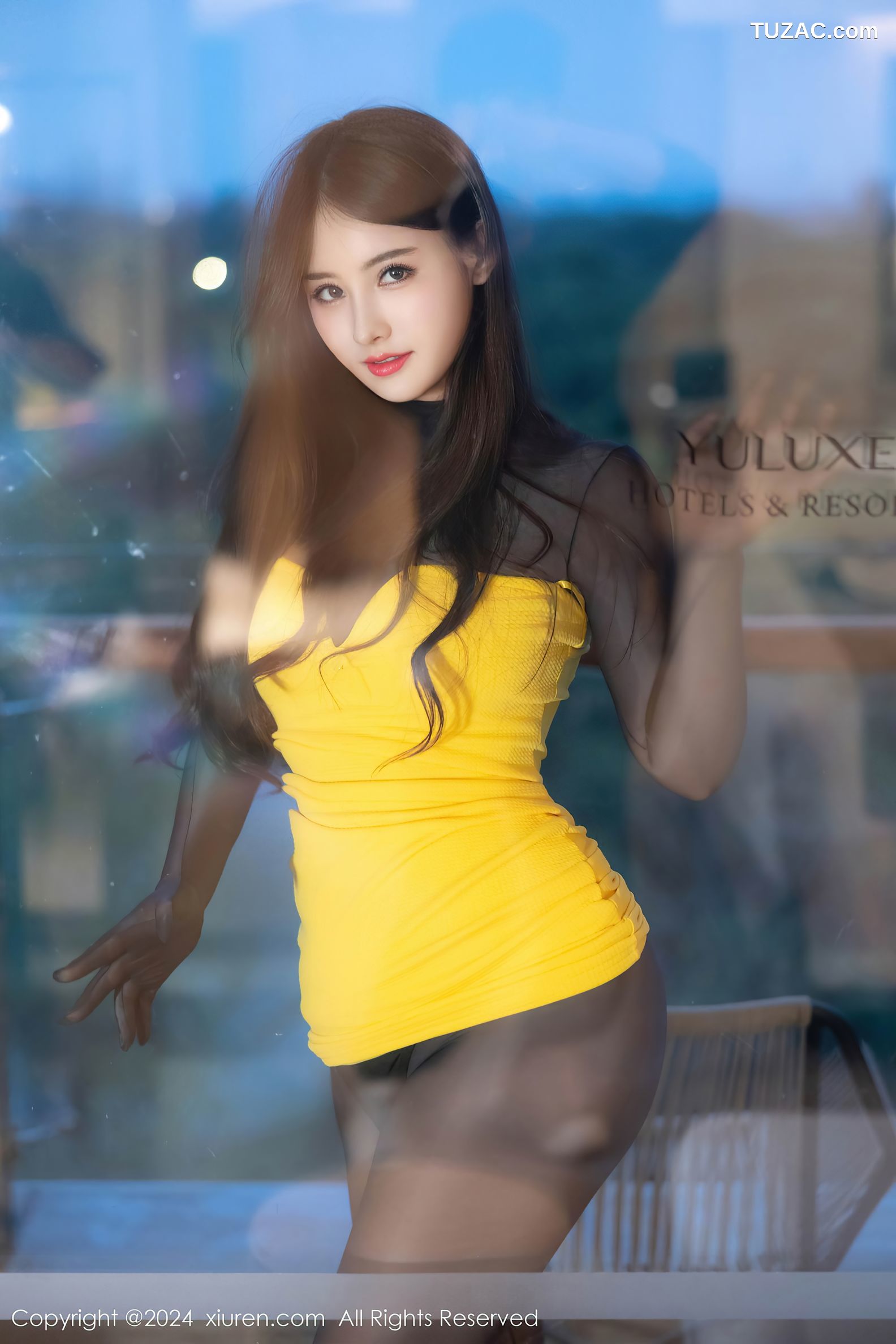 XiuRen秀人网-9391-诗诗kiki-黄色抹胸连衣短裙连体黑丝爆乳-2024.11.04