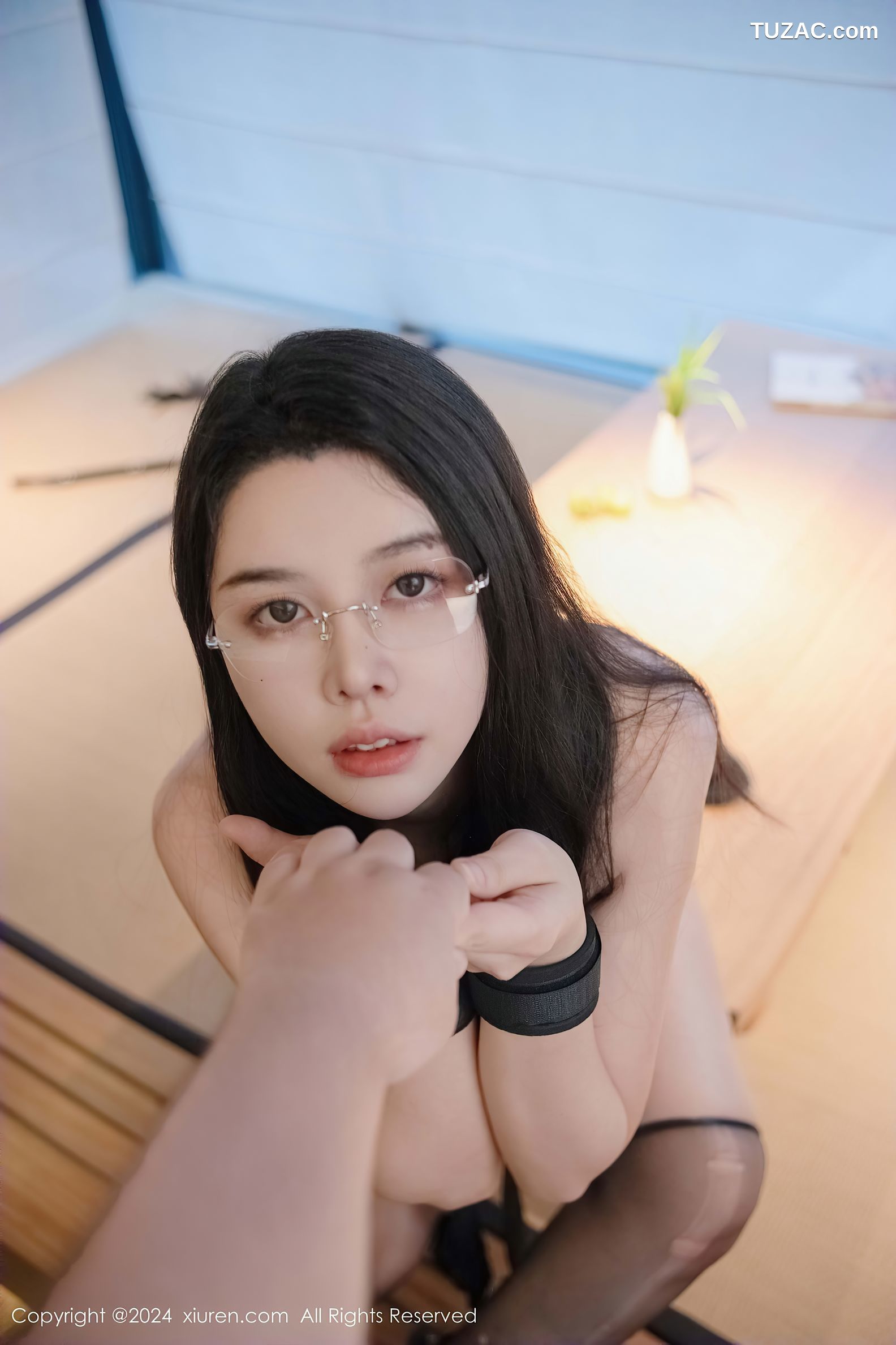 XiuRen秀人网-9395-蕾蕾醒了没-模特合集-爆乳姐妹花-2024.11.05