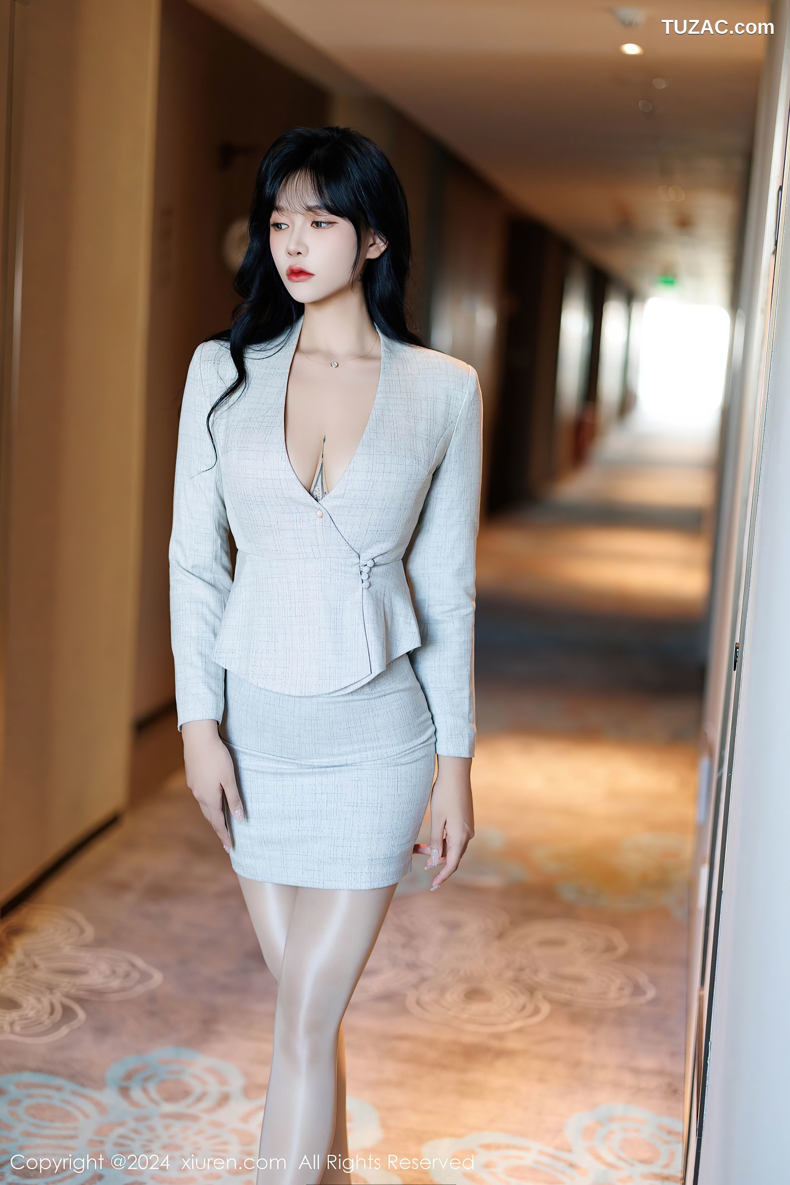 XiuRen秀人网-9398-娜比-OL浅灰低领制服-2024.11.05