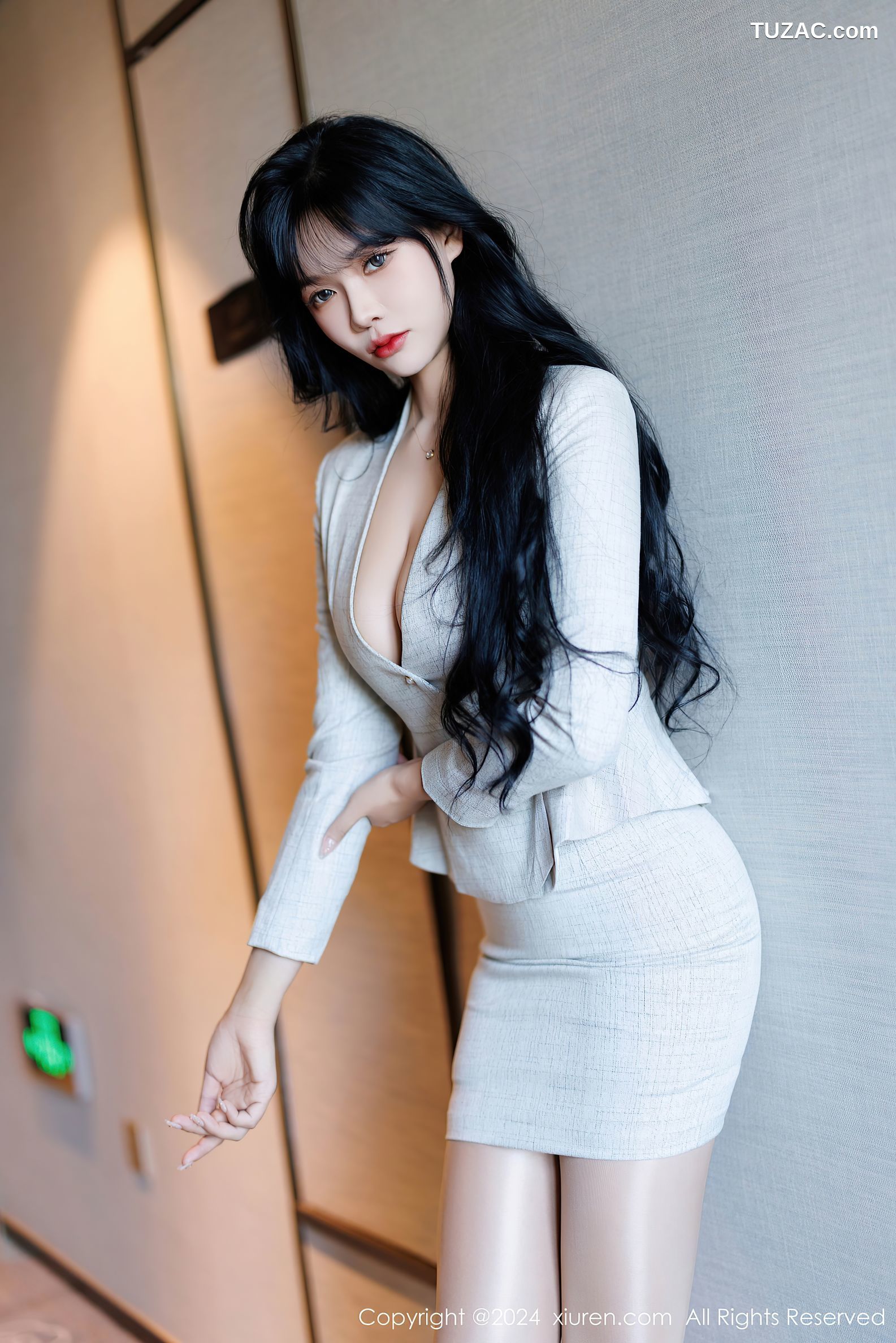 XiuRen秀人网-9398-娜比-OL浅灰低领制服-2024.11.05