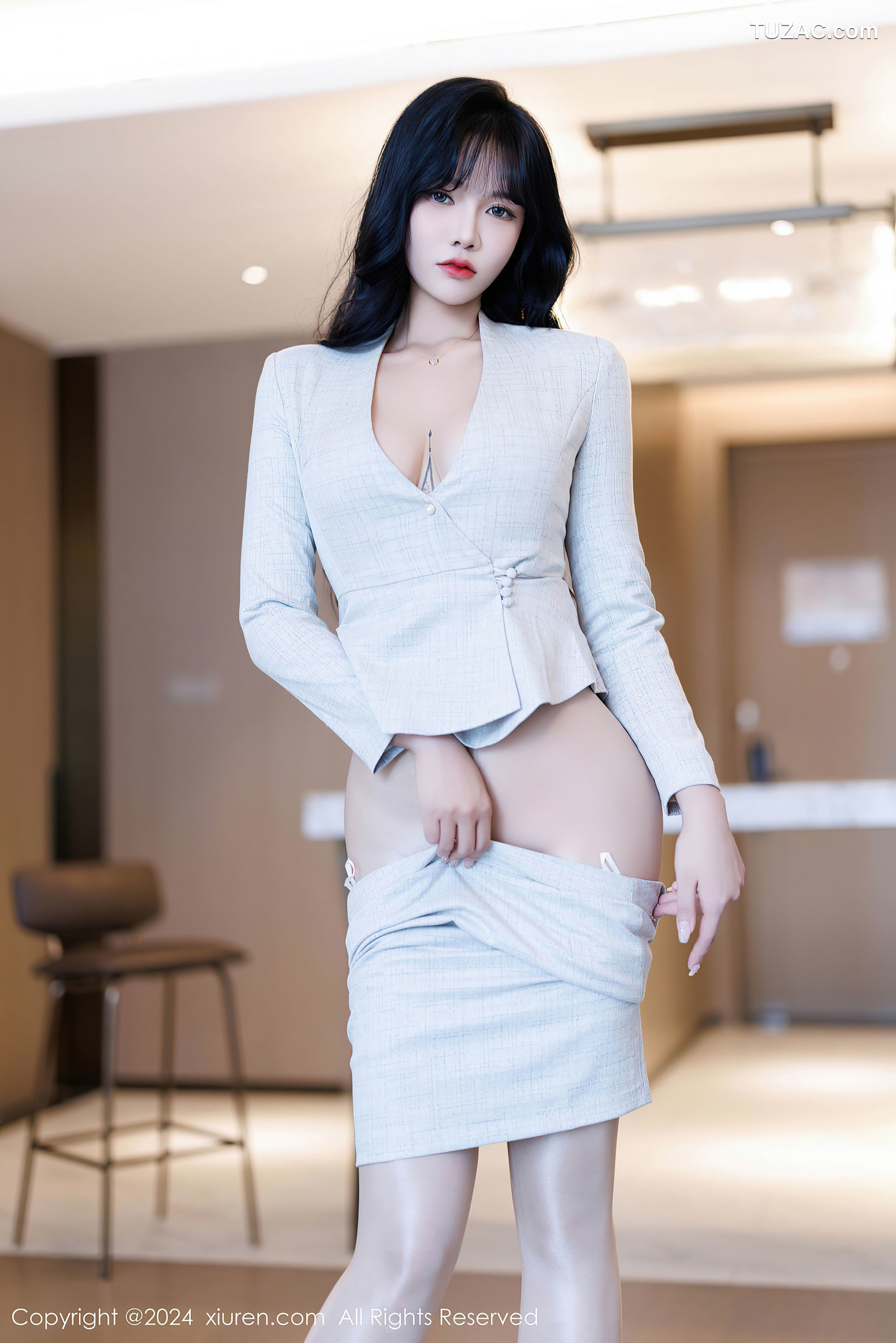 XiuRen秀人网-9398-娜比-OL浅灰低领制服-2024.11.05