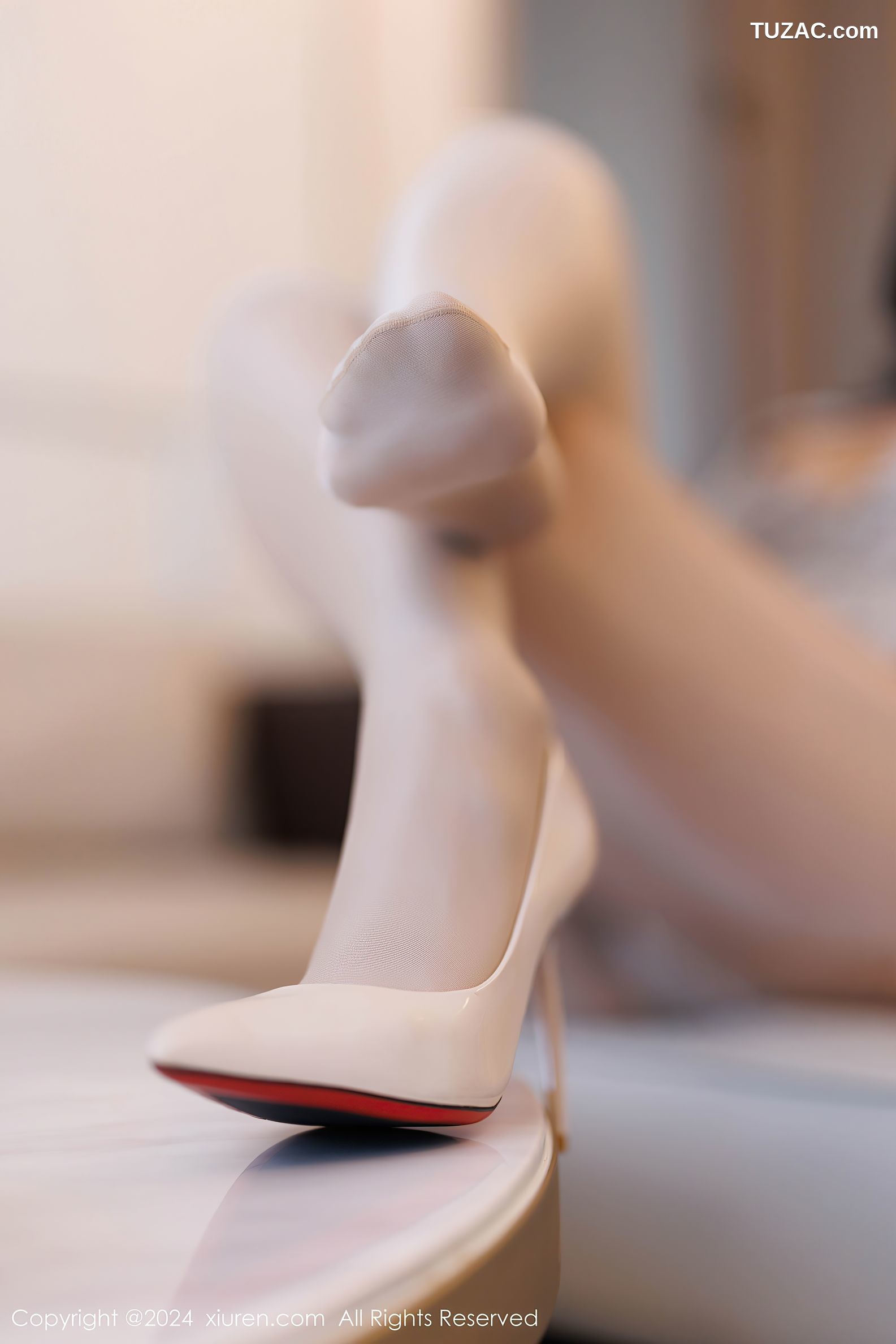 XiuRen秀人网-9398-娜比-OL浅灰低领制服-2024.11.05