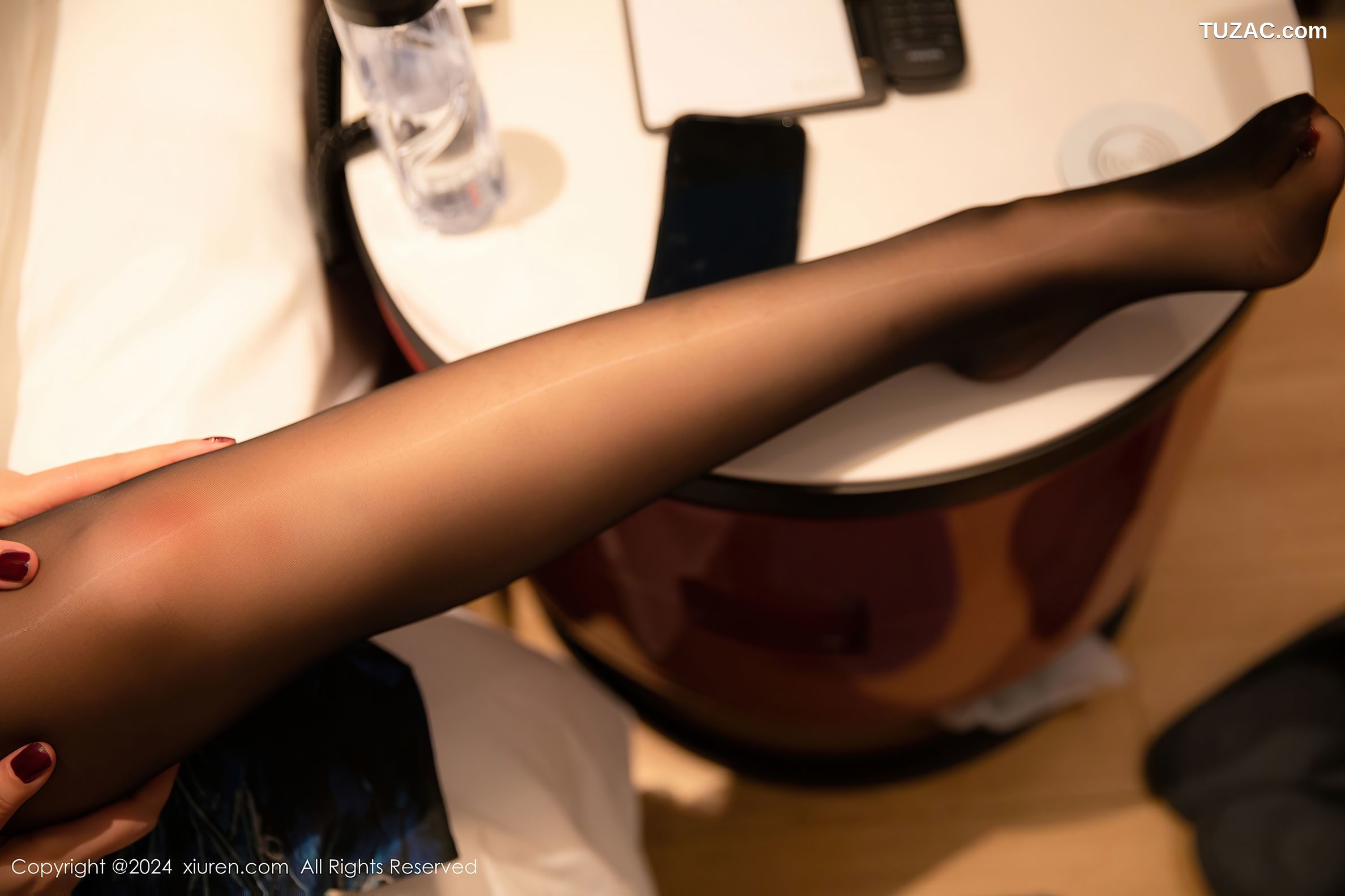 XiuRen秀人网-9403-蛋蛋宝-民族风孔雀裙黑丝少女爆乳-2024.11.06