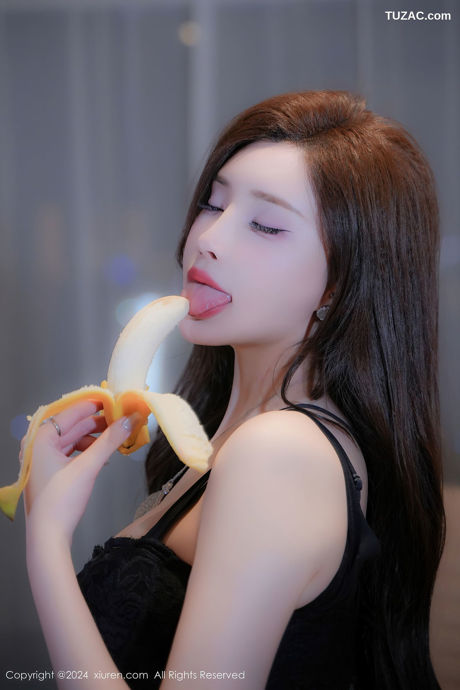 XiuRen秀人网-9411-Carol周妍希X-黑色蕾丝吊带连衣裙红内裤爆乳-2024.11.07