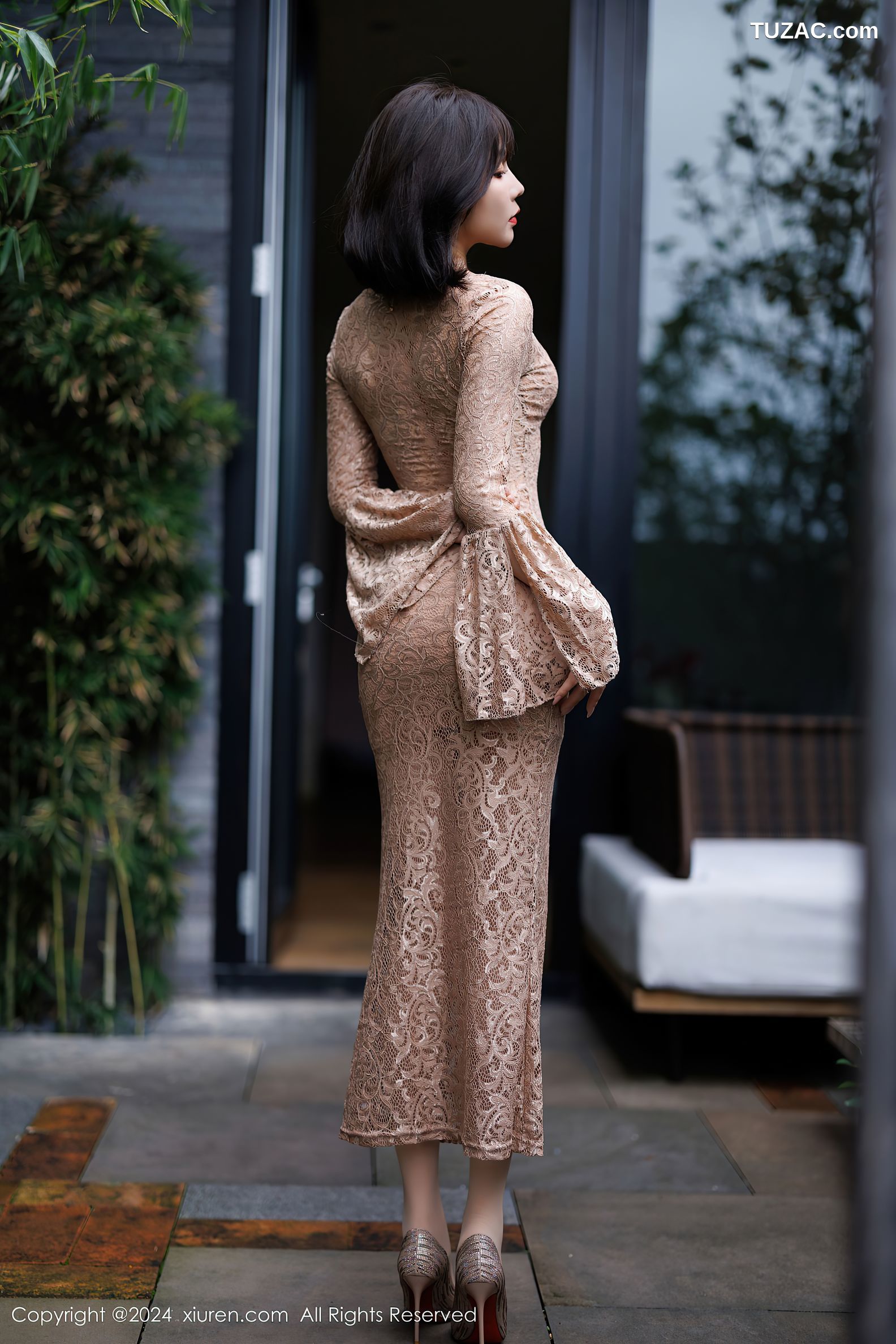 XiuRen秀人网-9412-徐莉芝Booty-翘臀肉色紧身裙肉色内衣-2024.11.07