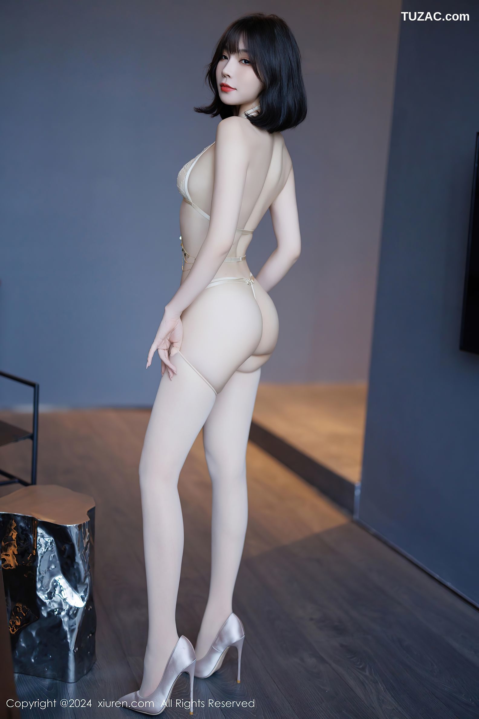 XiuRen秀人网-9412-徐莉芝Booty-翘臀肉色紧身裙肉色内衣-2024.11.07