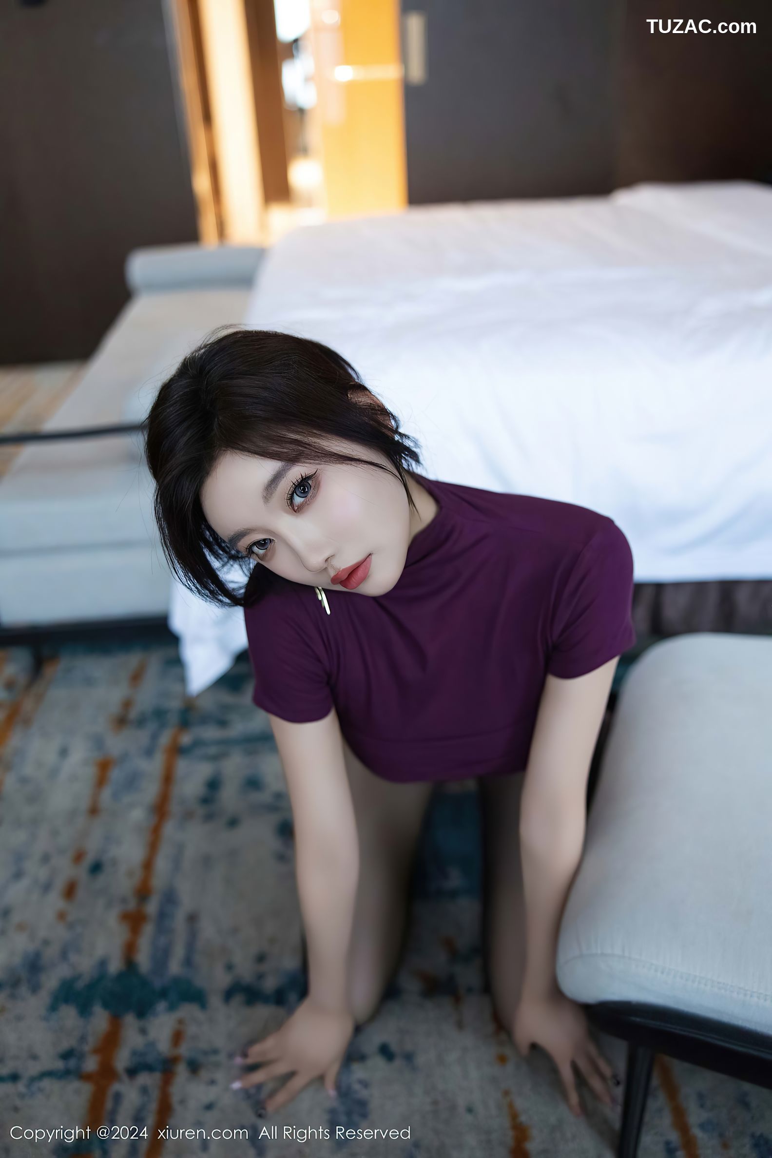 XiuRen秀人网-9421-杨晨晨Yome-紫T黑短裙黑丝翘臀女神-2024.11.08