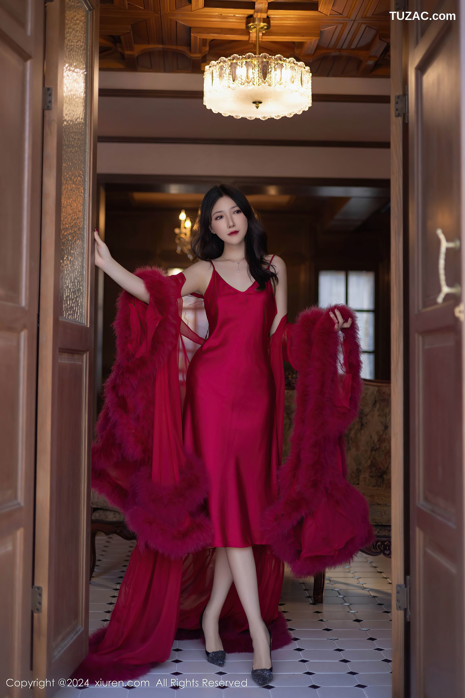 XiuRen秀人网-9422-鱼子酱Fish-红色礼服裙珠链丁字裤-2024.11.08