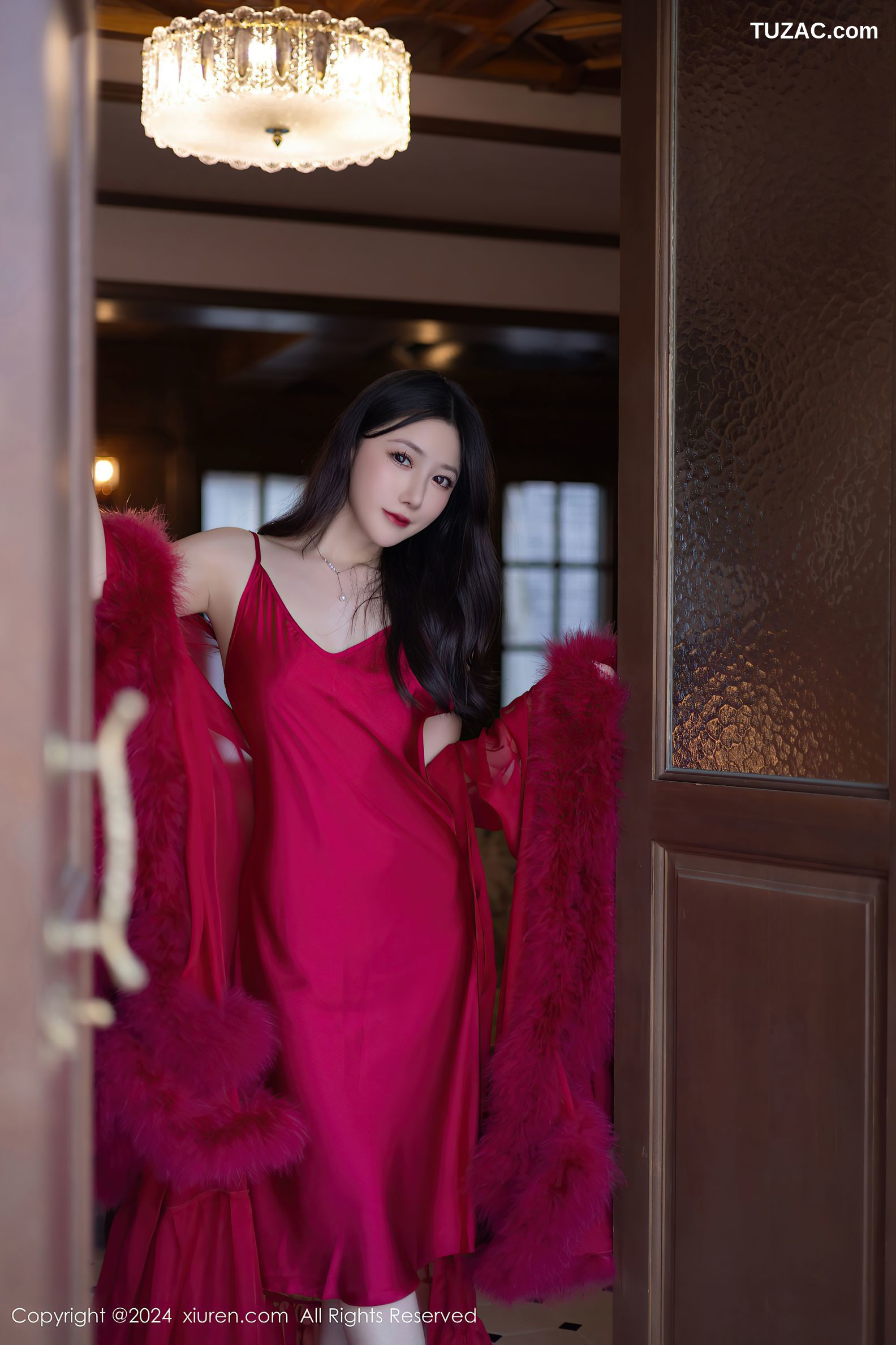 XiuRen秀人网-9422-鱼子酱Fish-红色礼服裙珠链丁字裤-2024.11.08