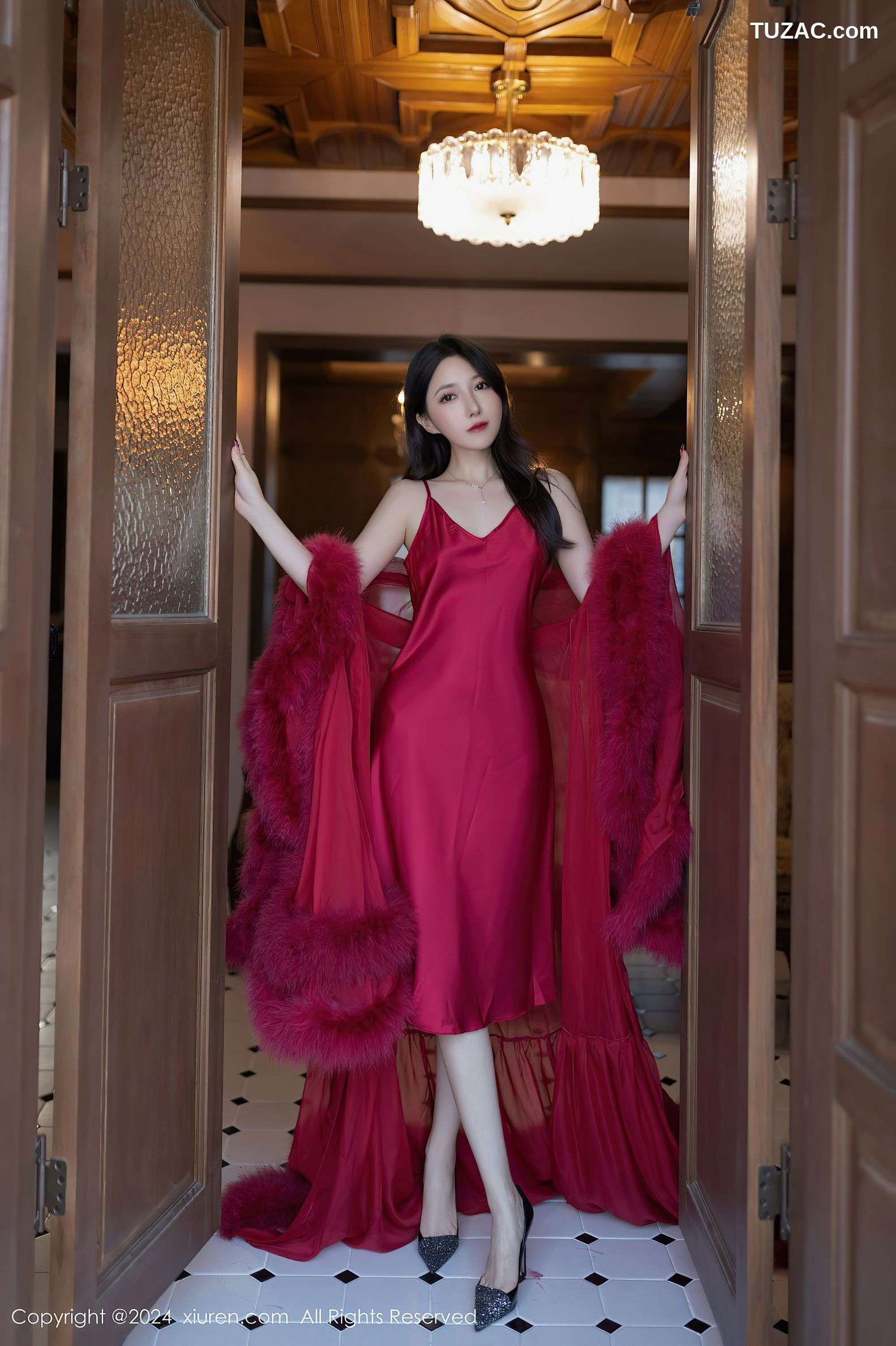 XiuRen秀人网-9422-鱼子酱Fish-红色礼服裙珠链丁字裤-2024.11.08