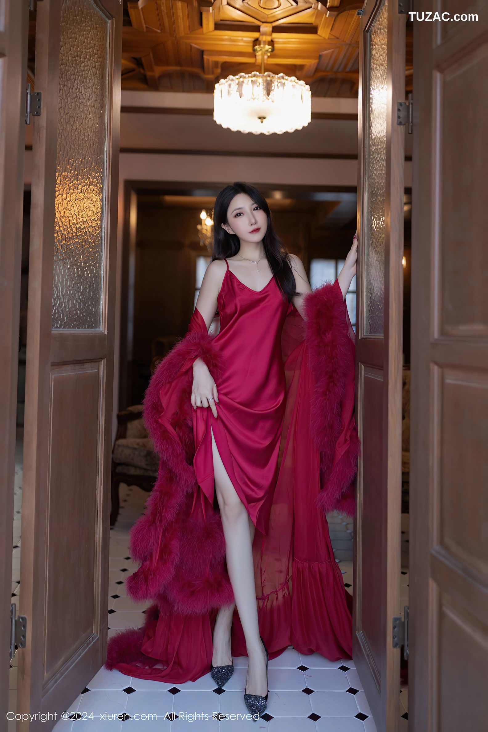 XiuRen秀人网-9422-鱼子酱Fish-红色礼服裙珠链丁字裤-2024.11.08