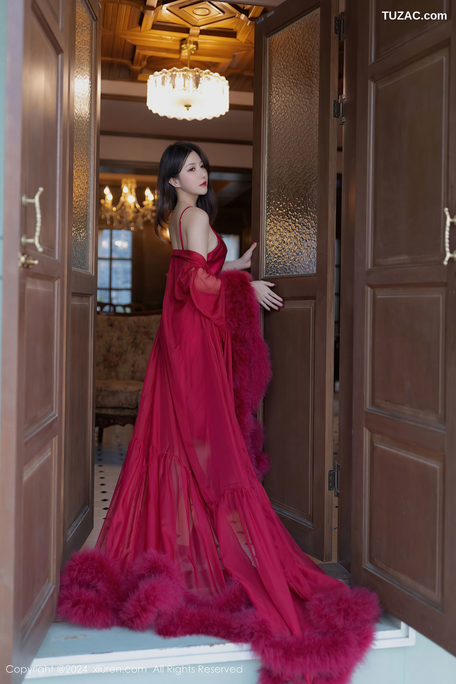 XiuRen秀人网-9422-鱼子酱Fish-红色礼服裙珠链丁字裤-2024.11.08