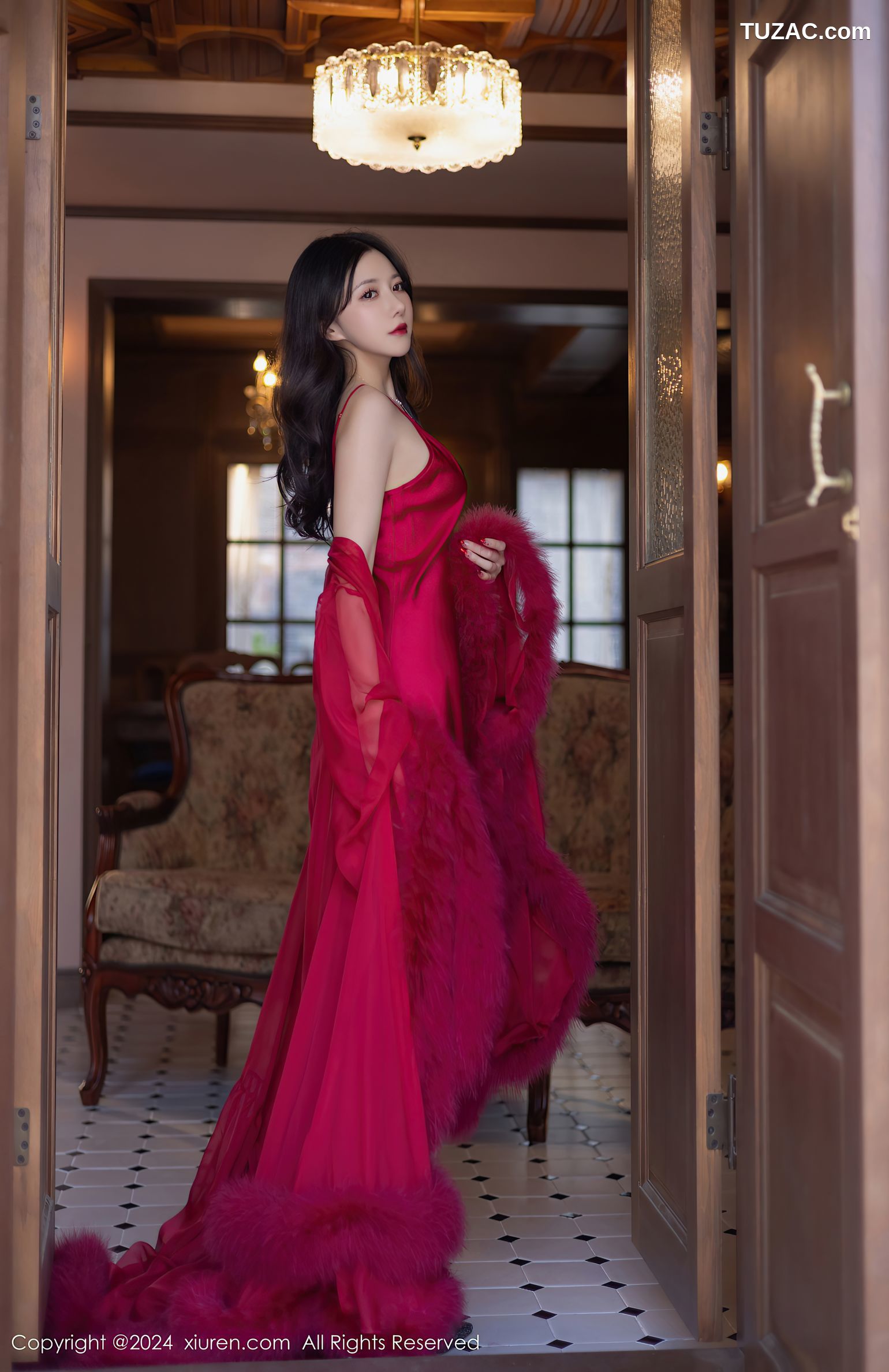 XiuRen秀人网-9422-鱼子酱Fish-红色礼服裙珠链丁字裤-2024.11.08