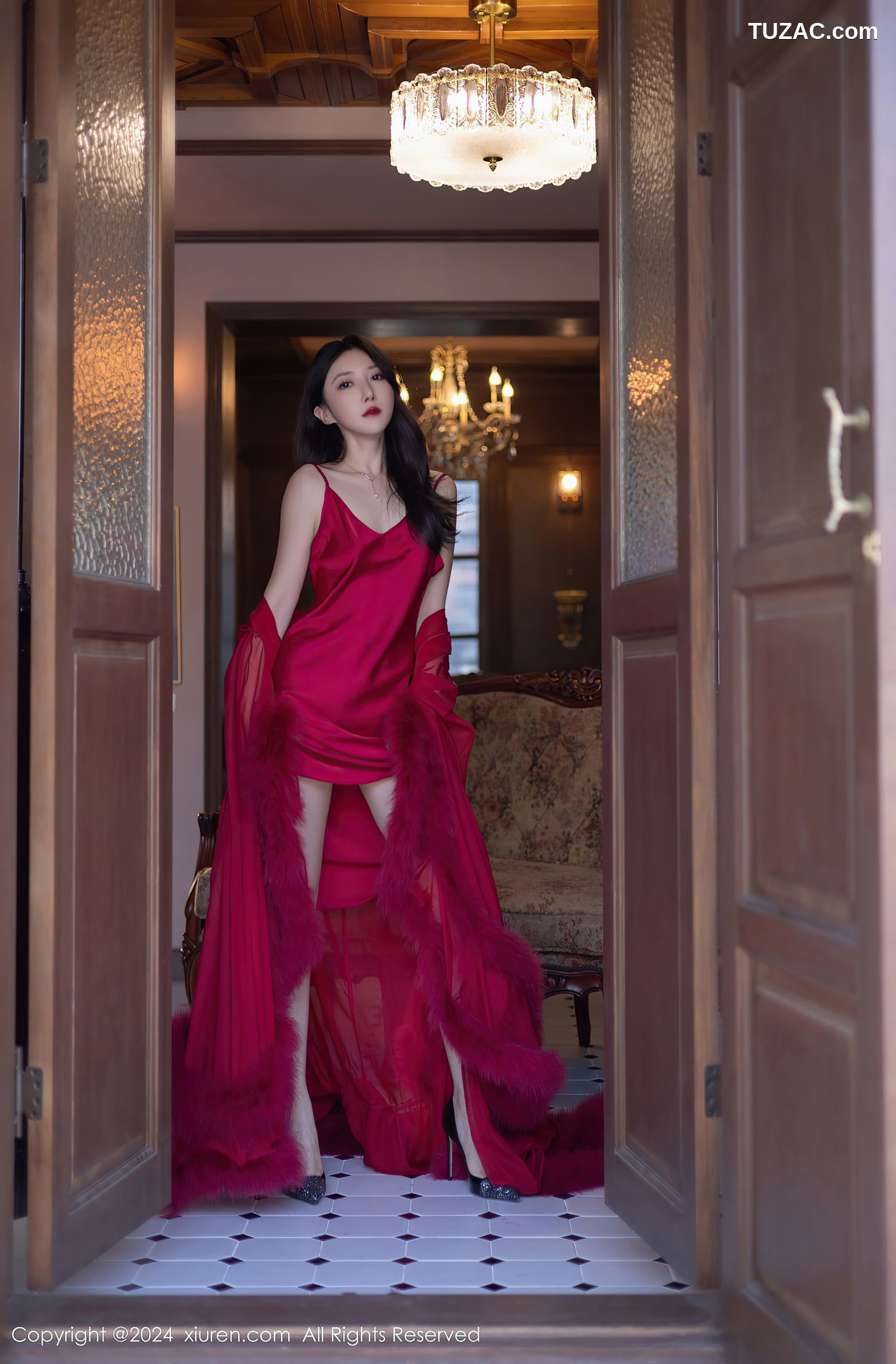XiuRen秀人网-9422-鱼子酱Fish-红色礼服裙珠链丁字裤-2024.11.08