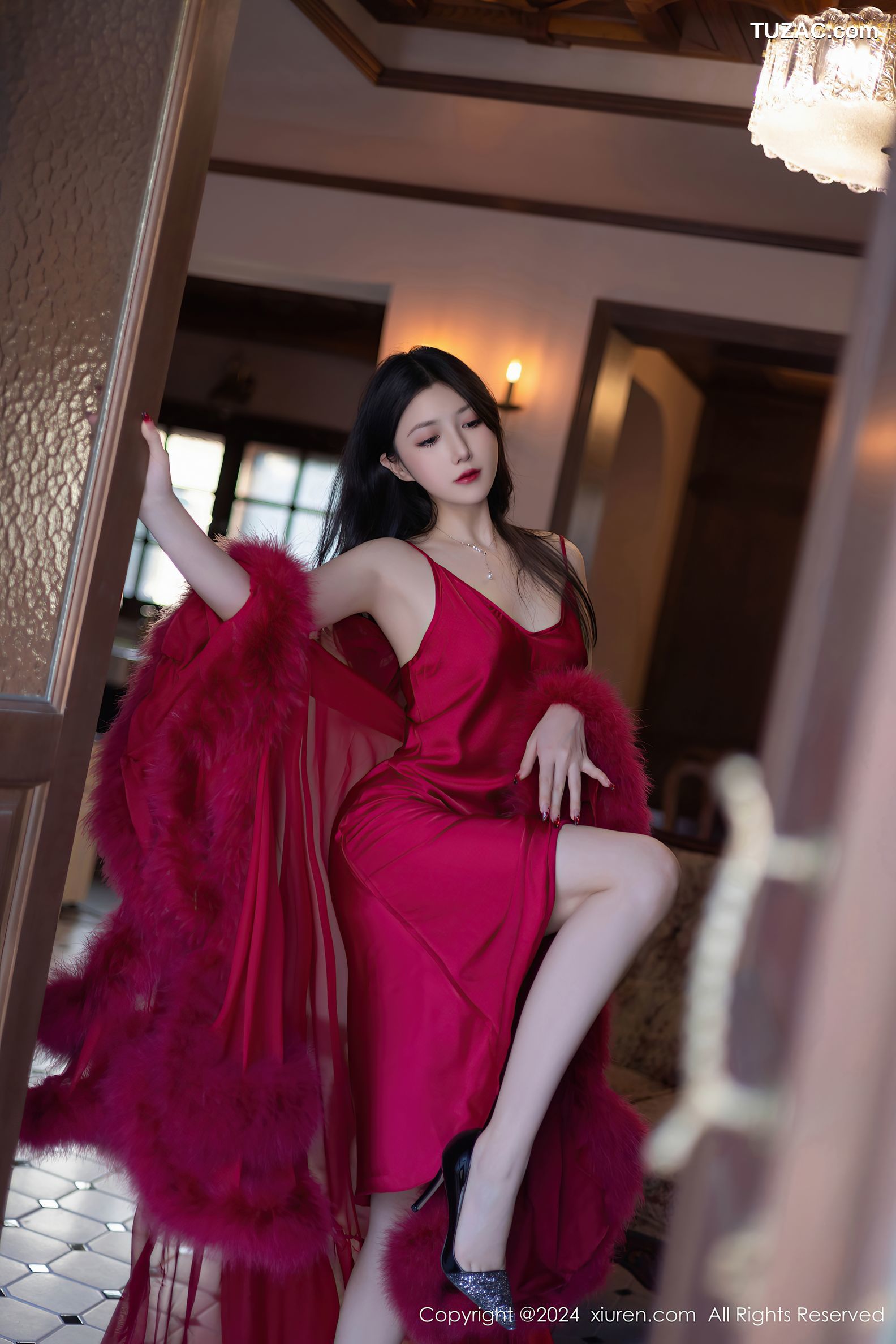 XiuRen秀人网-9422-鱼子酱Fish-红色礼服裙珠链丁字裤-2024.11.08