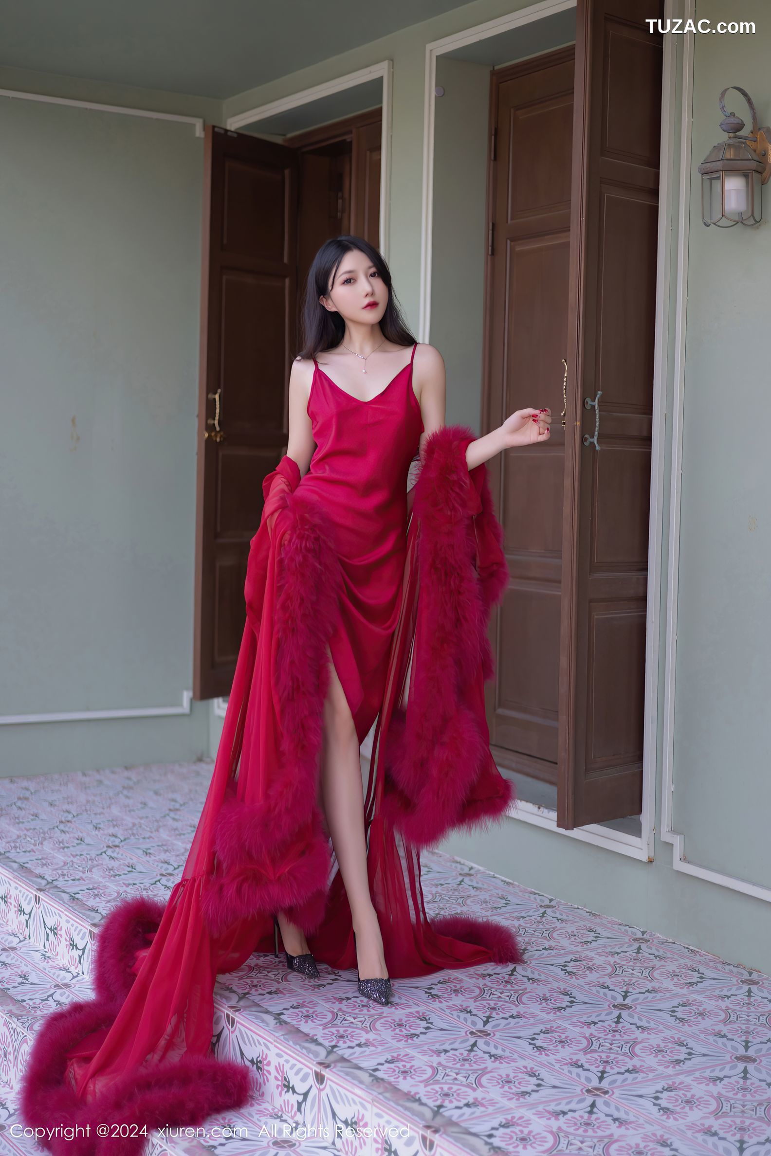 XiuRen秀人网-9422-鱼子酱Fish-红色礼服裙珠链丁字裤-2024.11.08