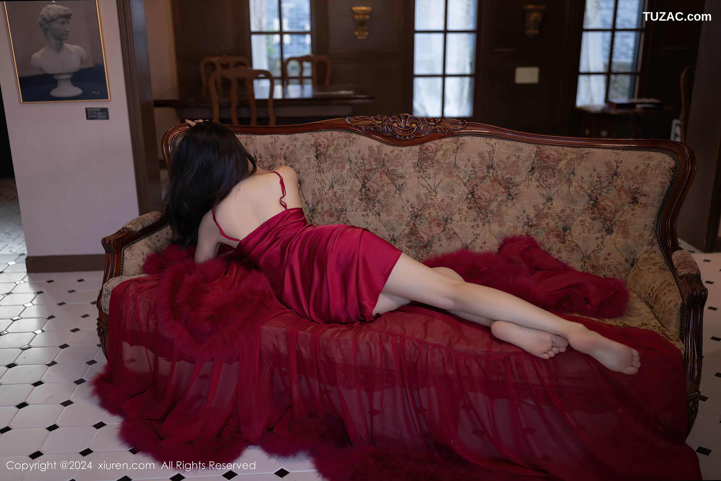 XiuRen秀人网-9422-鱼子酱Fish-红色礼服裙珠链丁字裤-2024.11.08