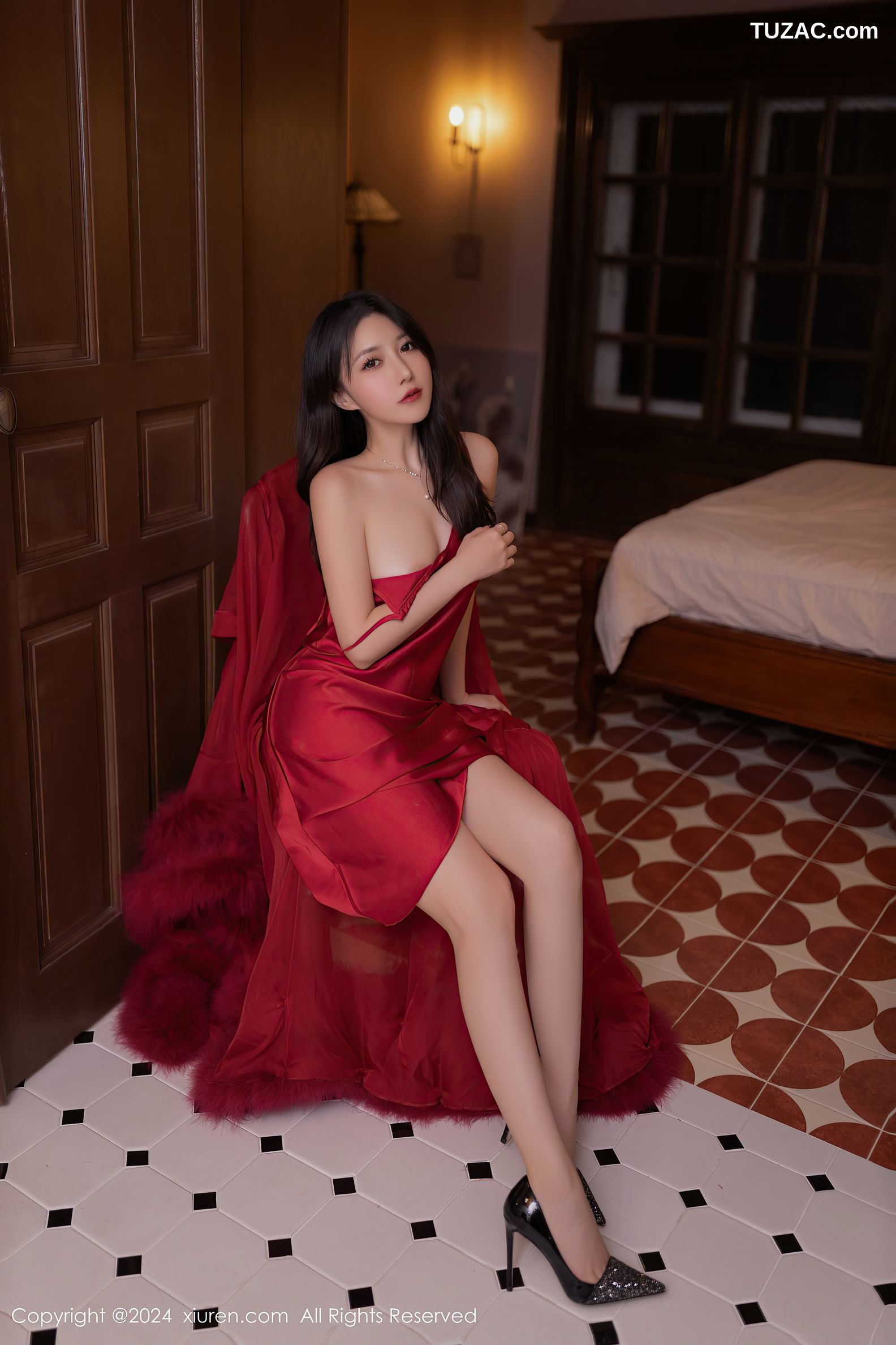XiuRen秀人网-9422-鱼子酱Fish-红色礼服裙珠链丁字裤-2024.11.08