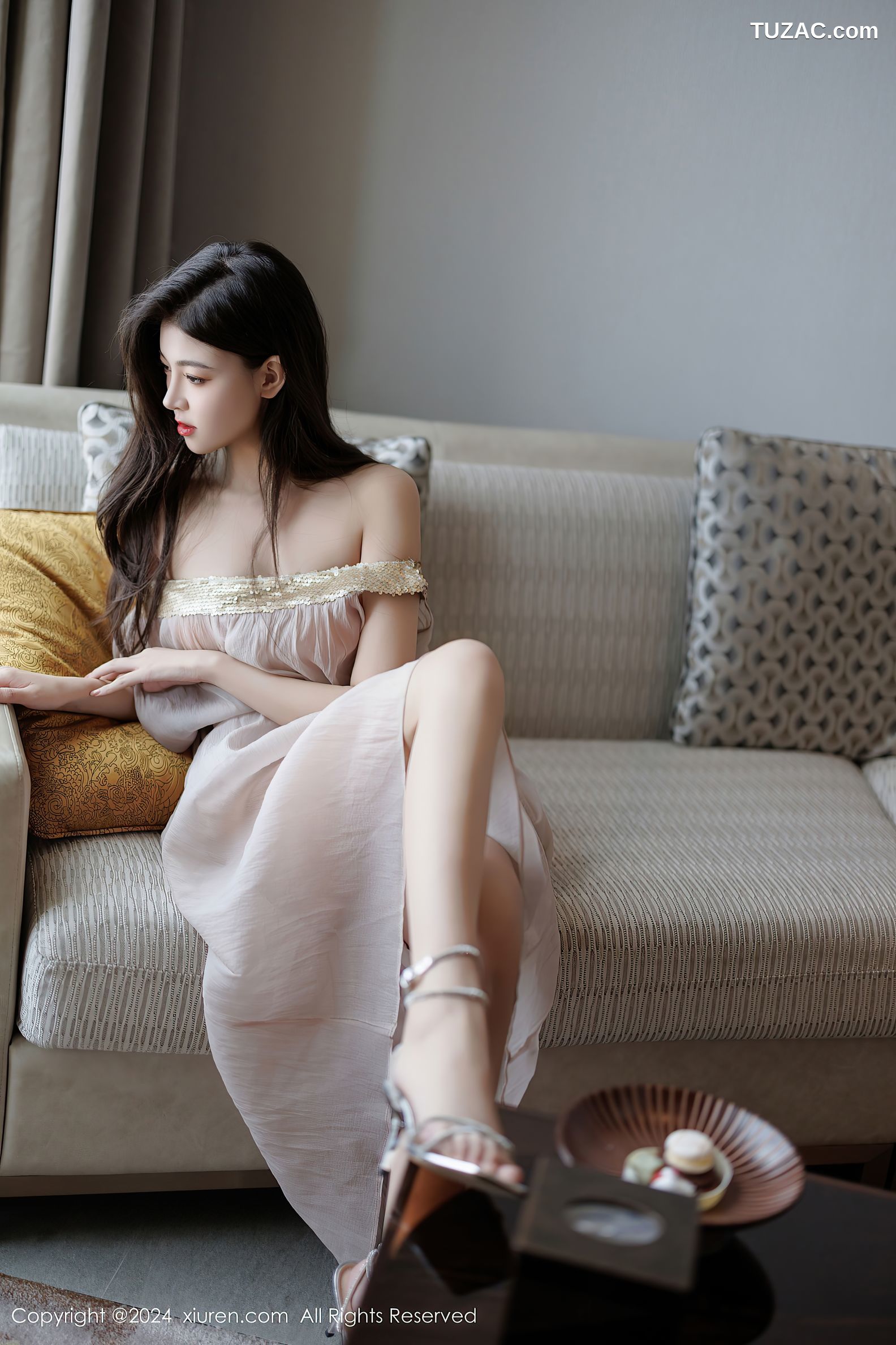 XiuRen秀人网-9426-初梦瑶-透视白纱长裙绝美身材-2024.11.11