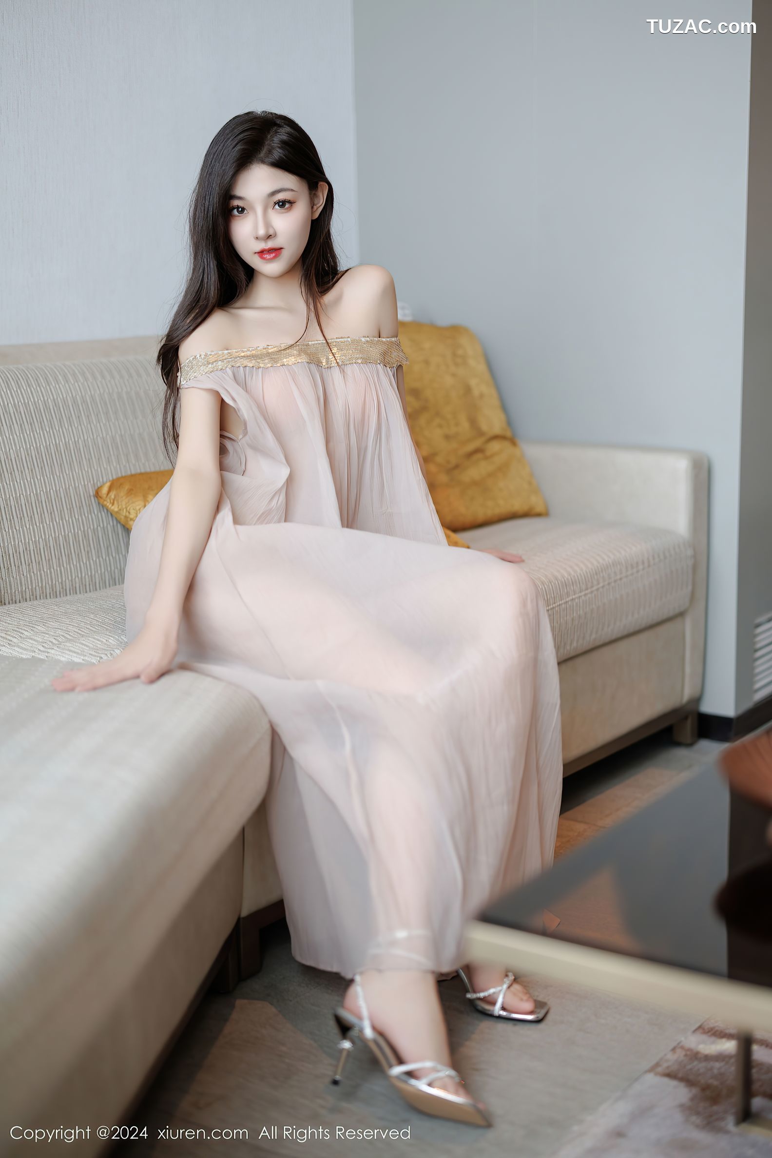 XiuRen秀人网-9426-初梦瑶-透视白纱长裙绝美身材-2024.11.11