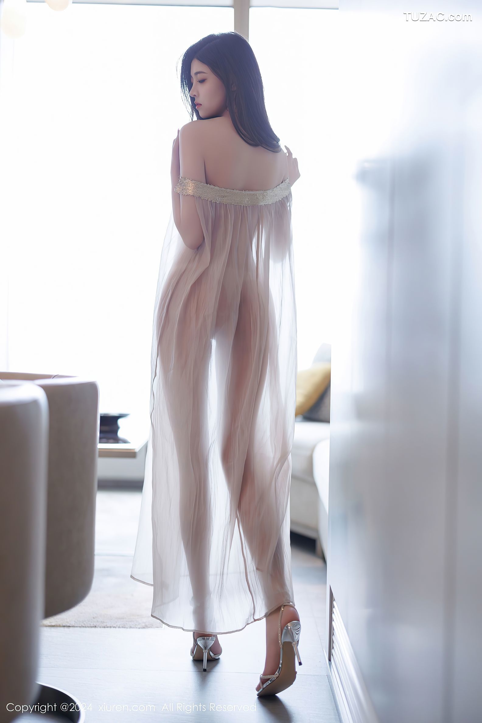 XiuRen秀人网-9426-初梦瑶-透视白纱长裙绝美身材-2024.11.11