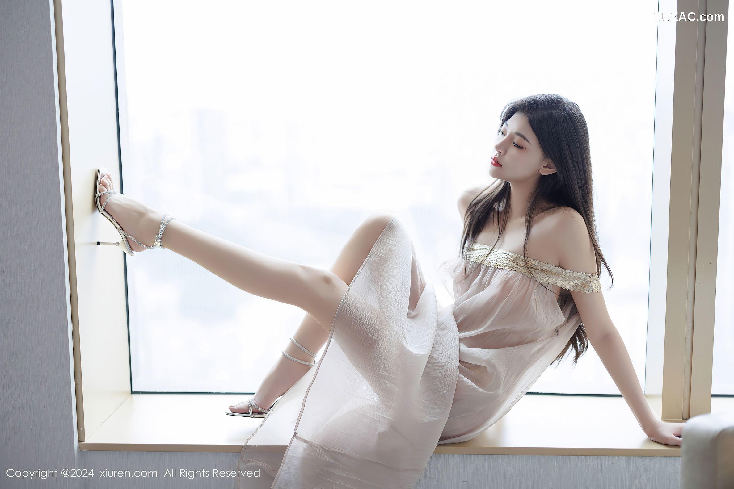 XiuRen秀人网-9426-初梦瑶-透视白纱长裙绝美身材-2024.11.11