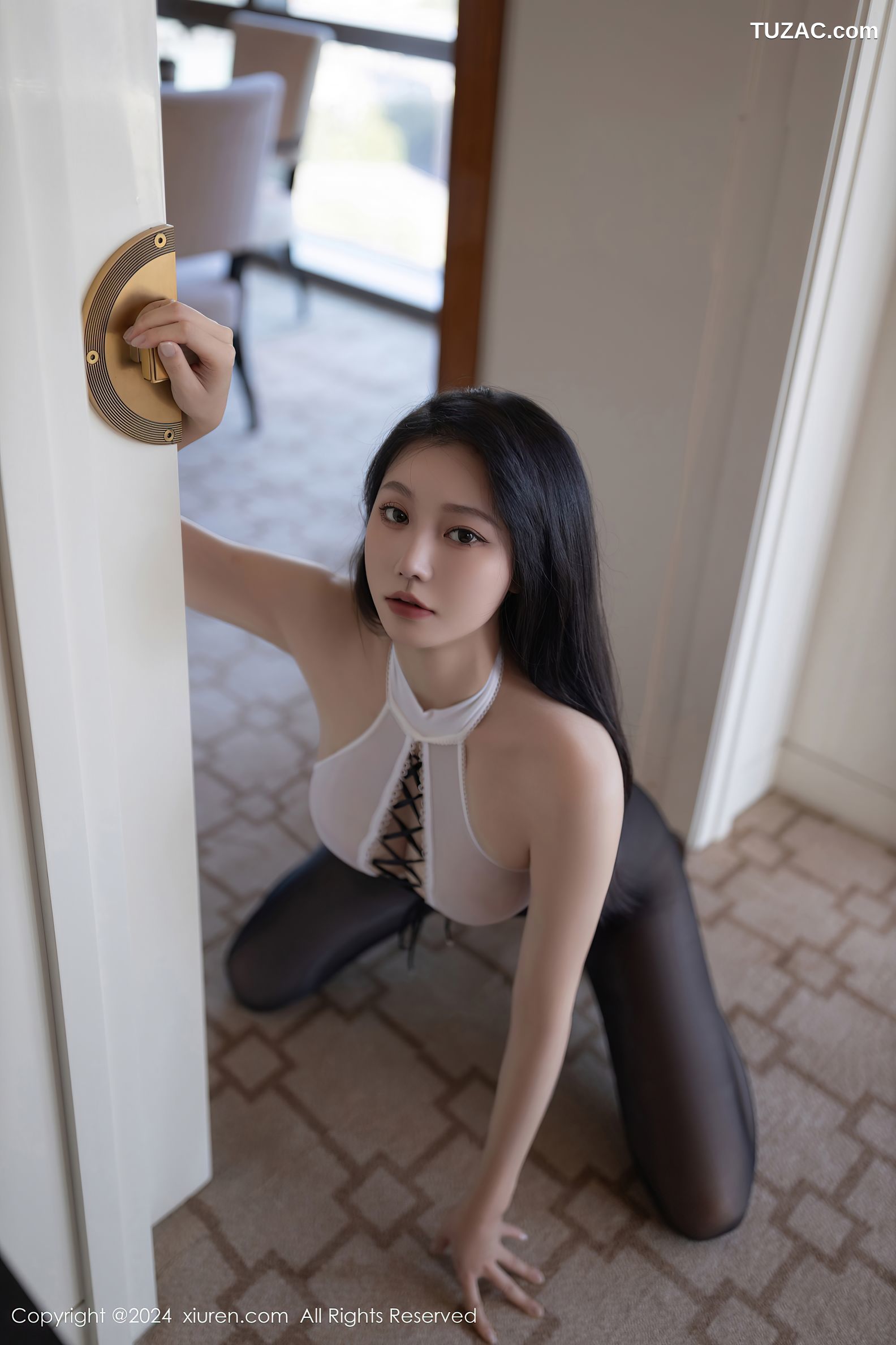 XiuRen秀人网-9436-安然anran-米色风衣情趣黑丝-2024.11.12