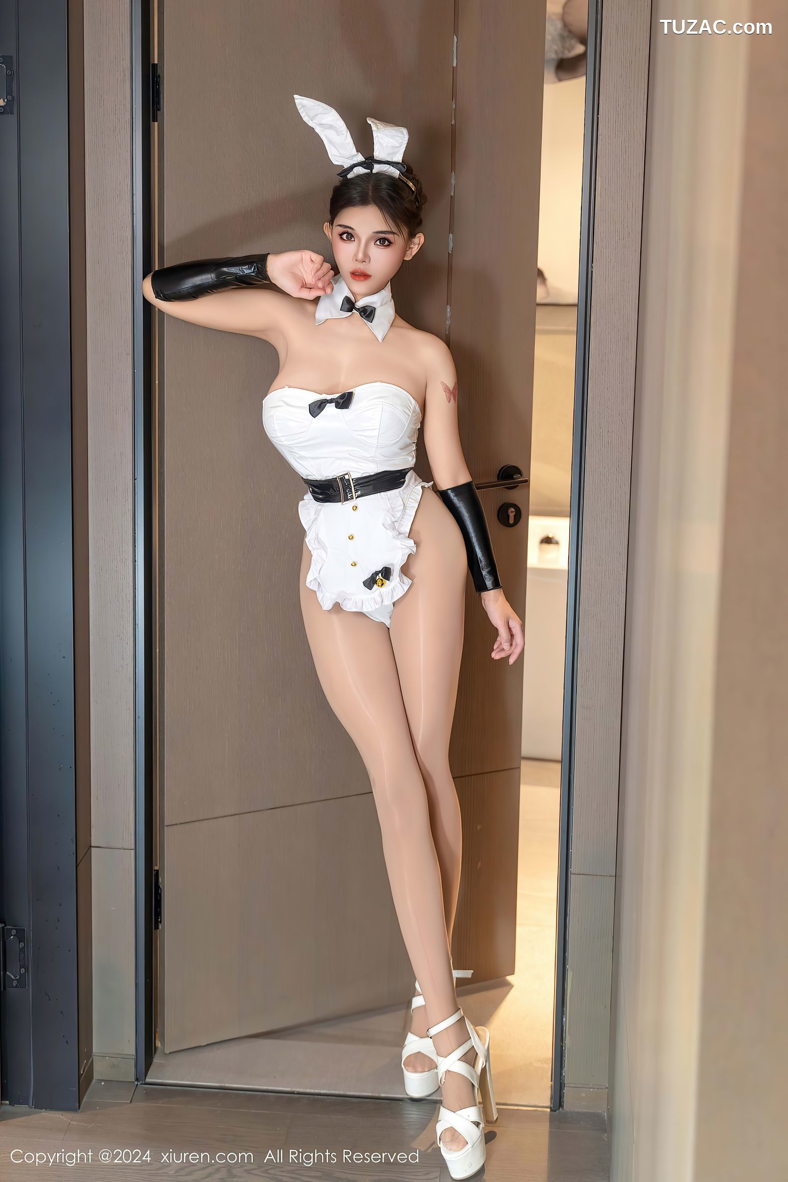 XiuRen秀人网-9437-小童颜-兔女郎黑蕾丝黑丝爆乳-2024.11.13