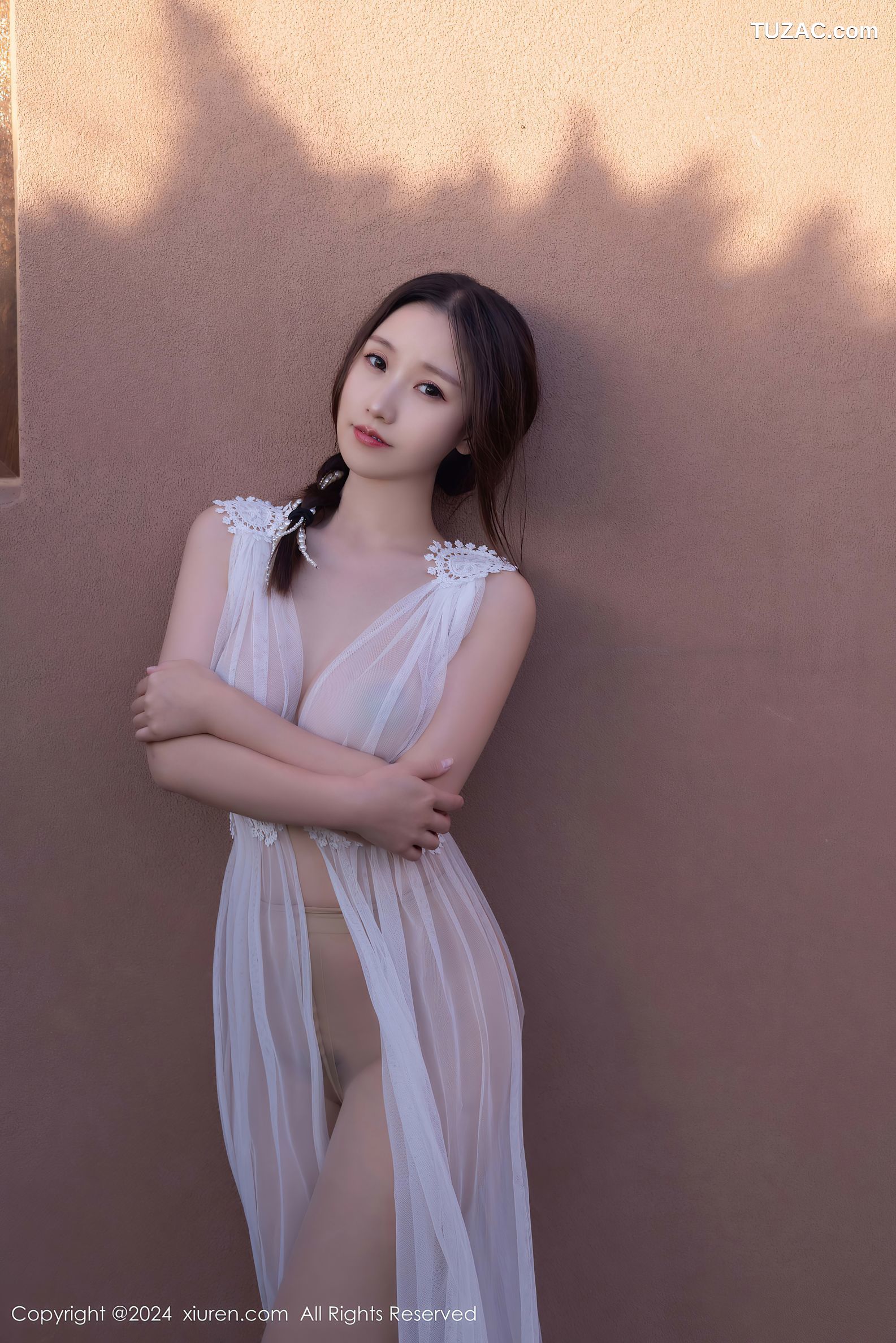 XiuRen秀人网-9442-杏子Yada-轻透白纱裙肉丝美腿-2024.11.13