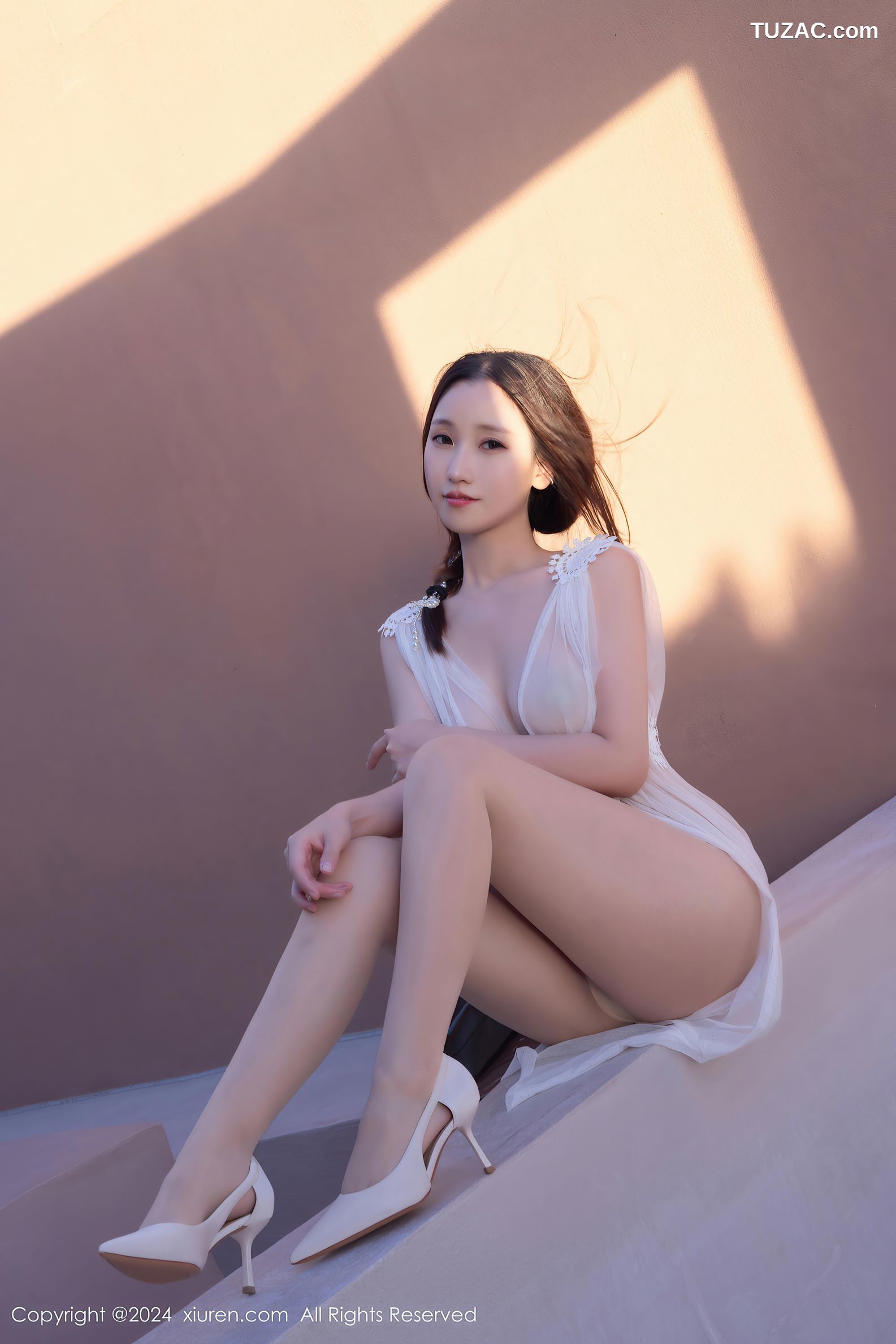 XiuRen秀人网-9442-杏子Yada-轻透白纱裙肉丝美腿-2024.11.13