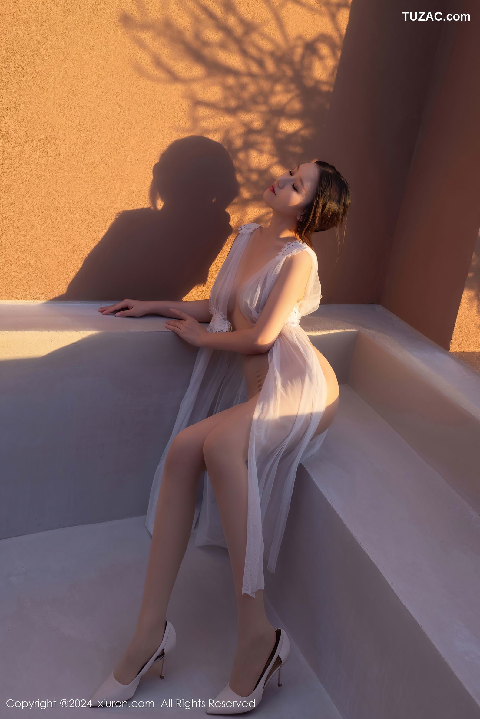 XiuRen秀人网-9442-杏子Yada-轻透白纱裙肉丝美腿-2024.11.13