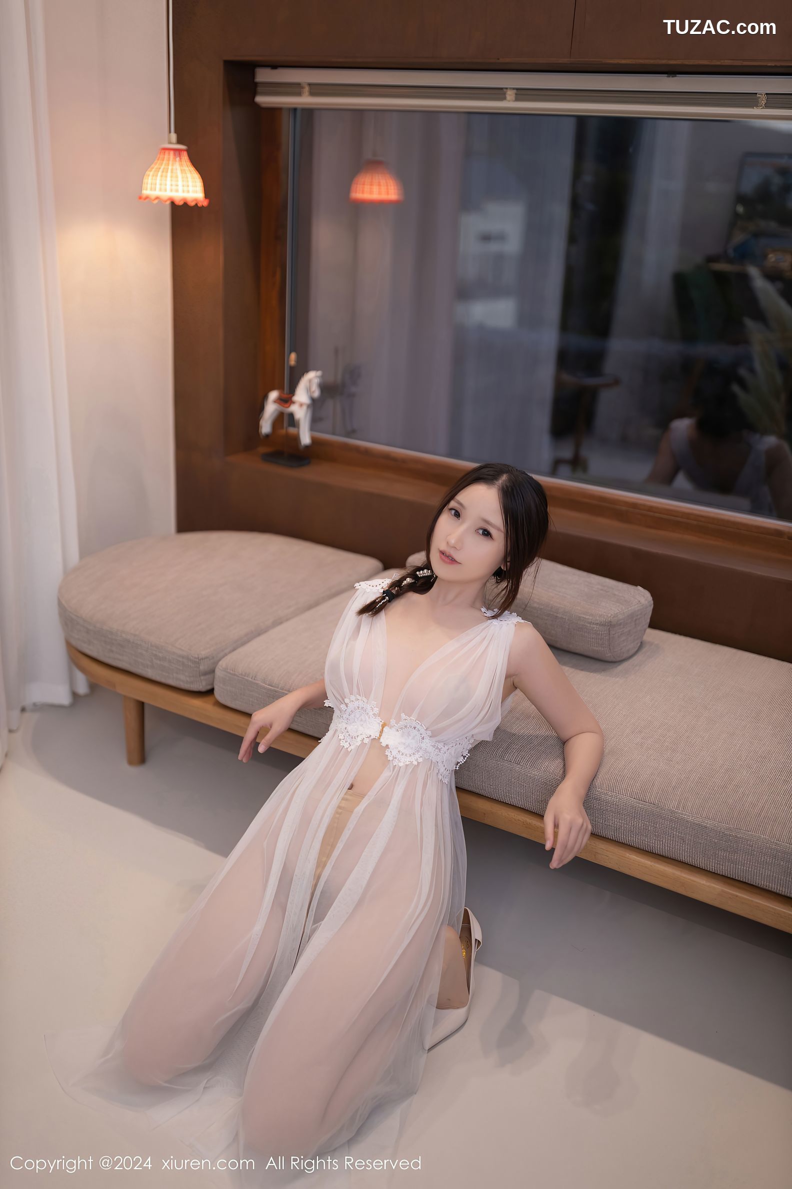 XiuRen秀人网-9442-杏子Yada-轻透白纱裙肉丝美腿-2024.11.13