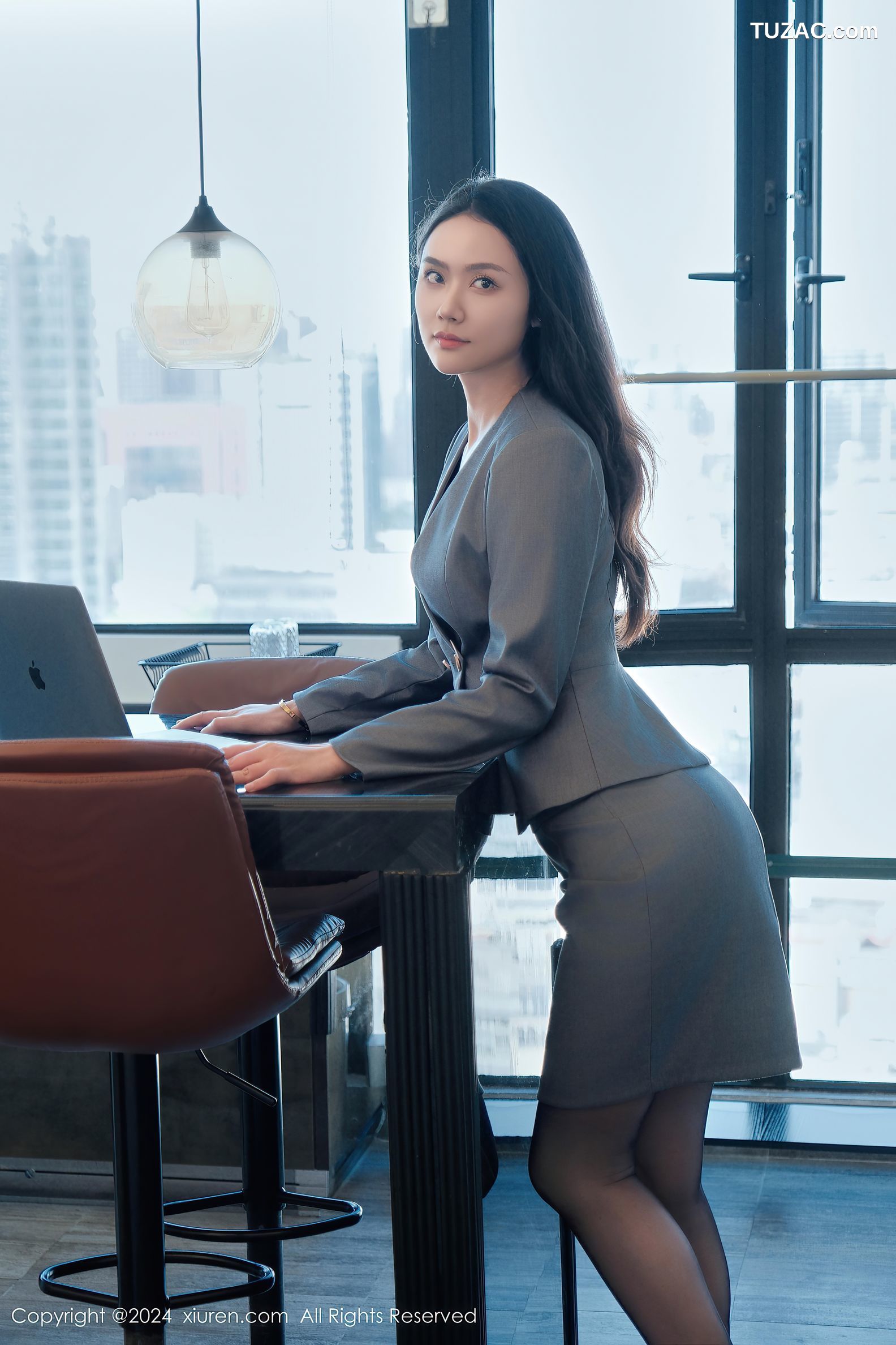 XiuRen秀人网-9444-方子萱-OL灰色短裙制服白蕾丝内衣黑丝-2024.11.14